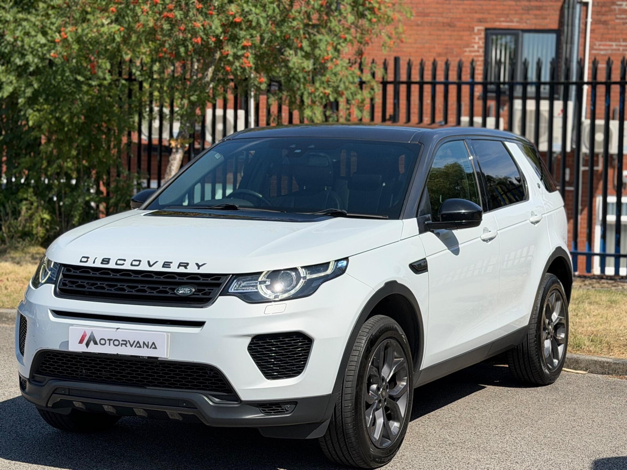 Land Rover Discovery Sport view 3