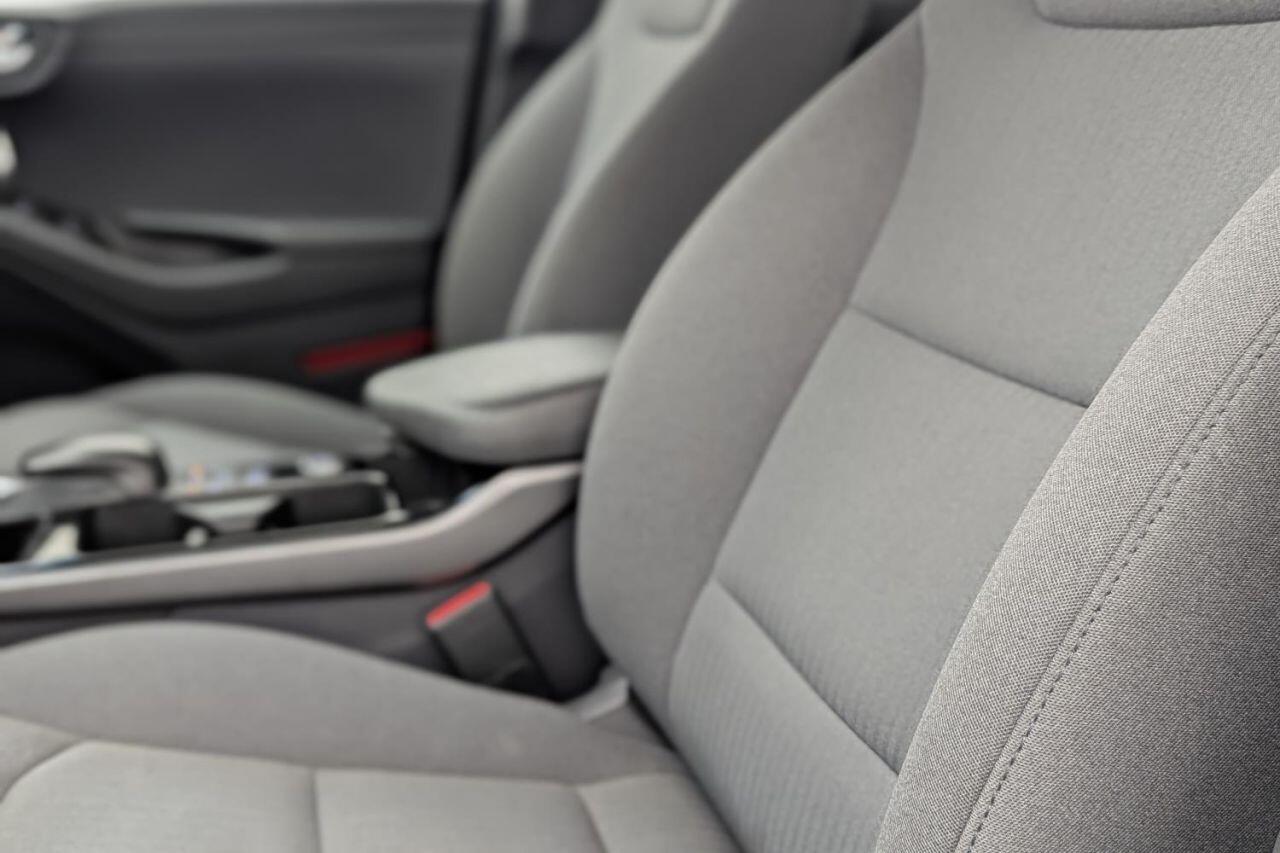 Hyundai Ioniq view 27