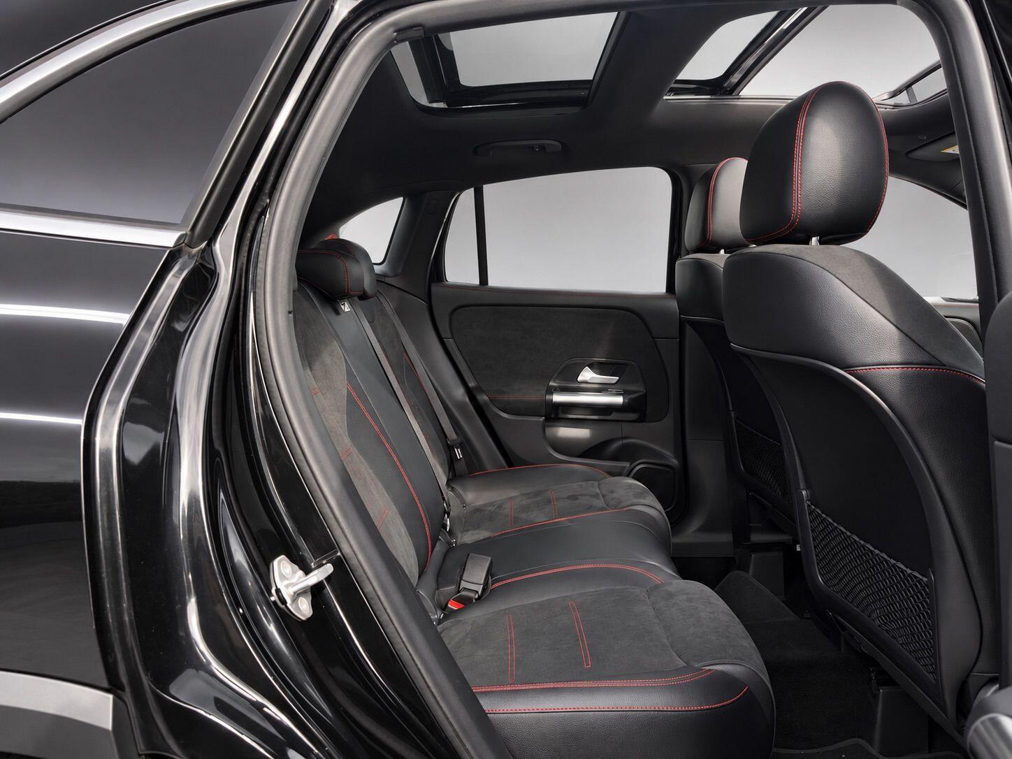 Mercedes-Benz GLA view 29