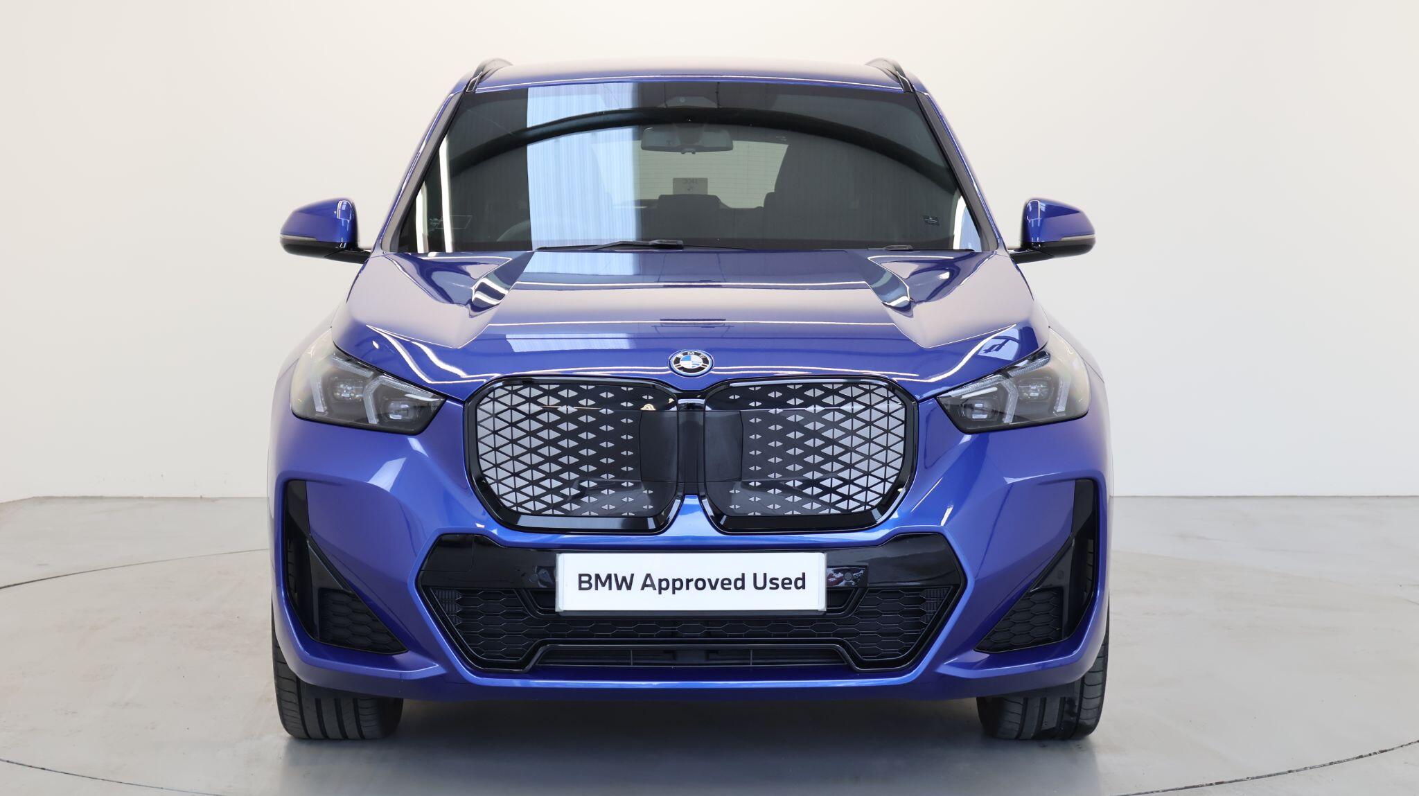 BMW iX1 view 16