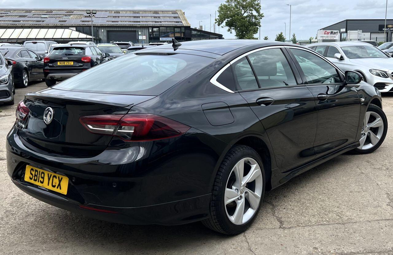 Vauxhall Insignia view 3