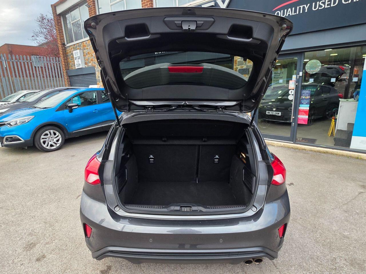 Ford Focus view 42