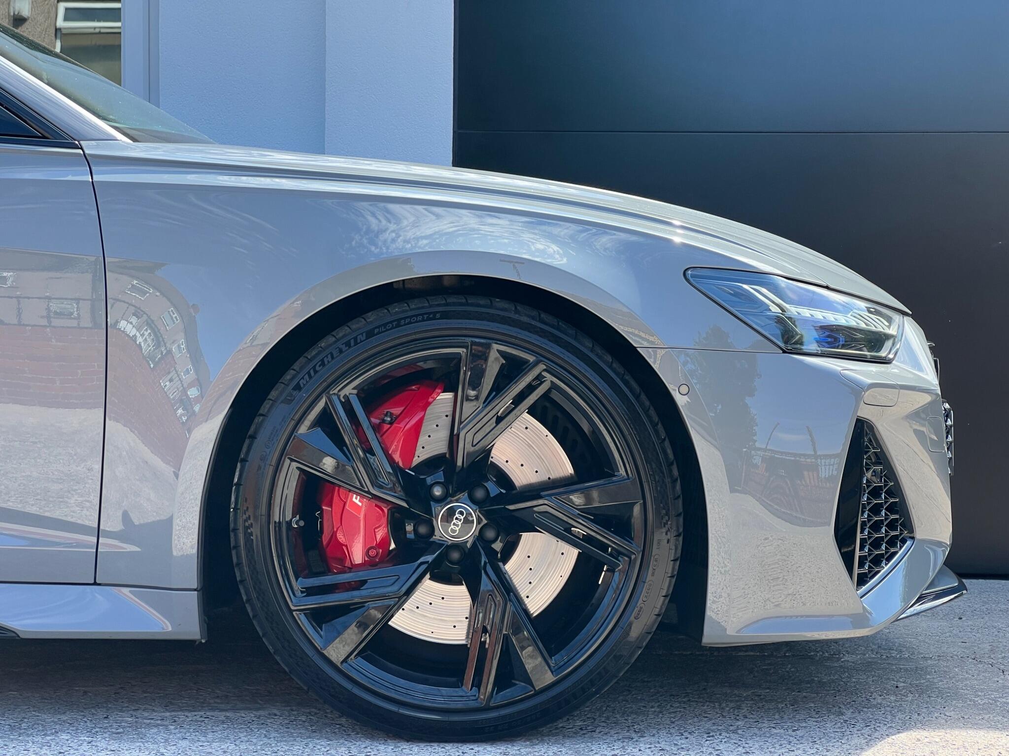 Audi RS6 view 8