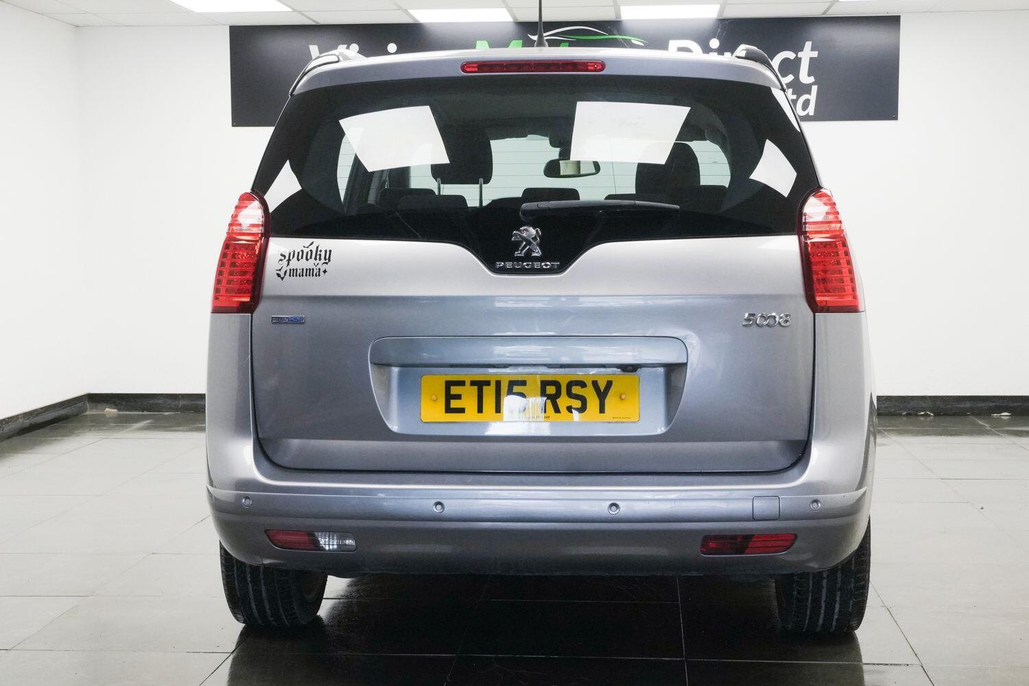 Peugeot 5008 view 2