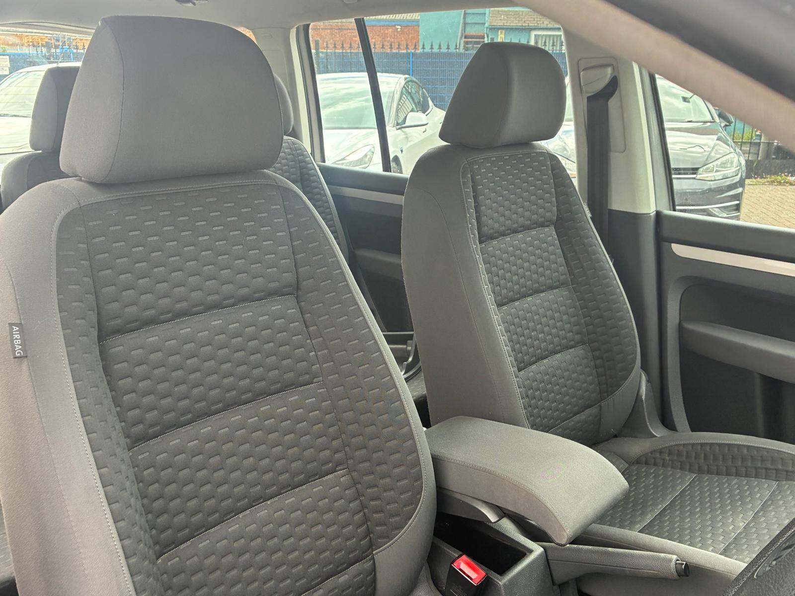 Volkswagen Touran view 13