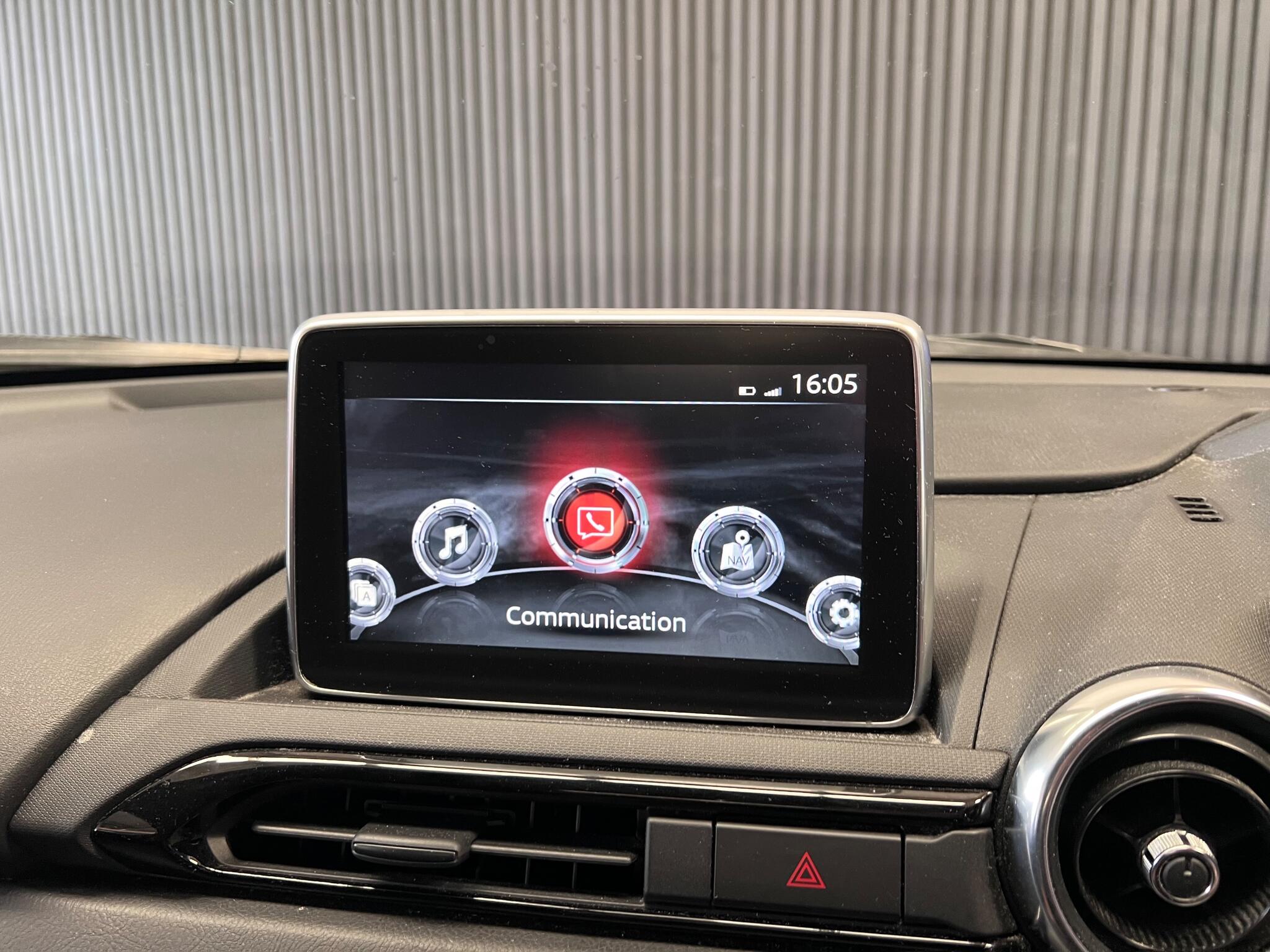 Mazda MX-5 view 24