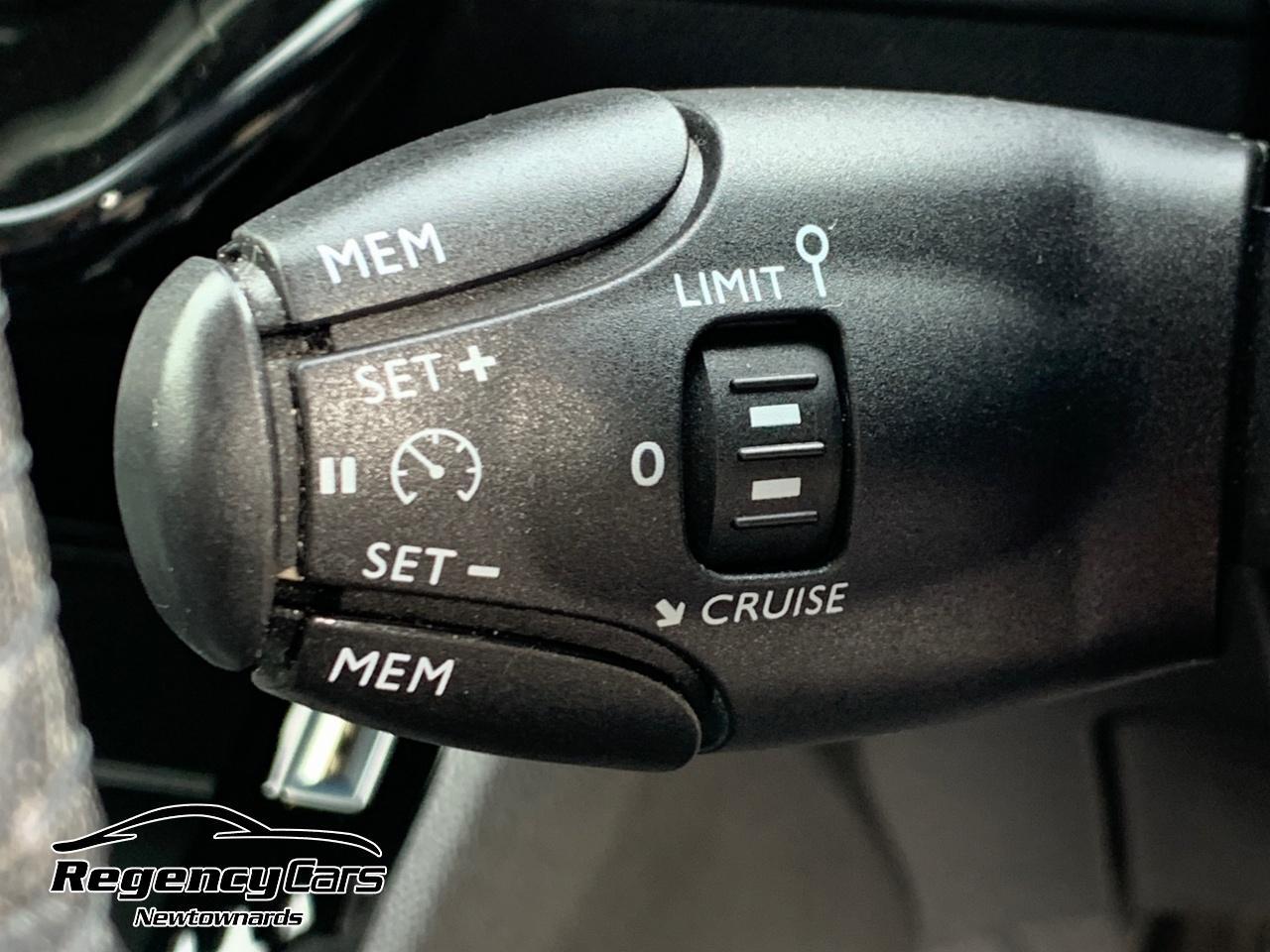 Peugeot 208 view 21