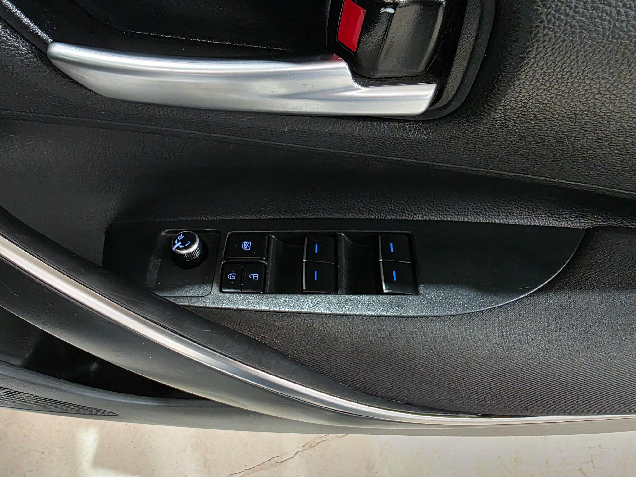 Toyota Corolla view 13