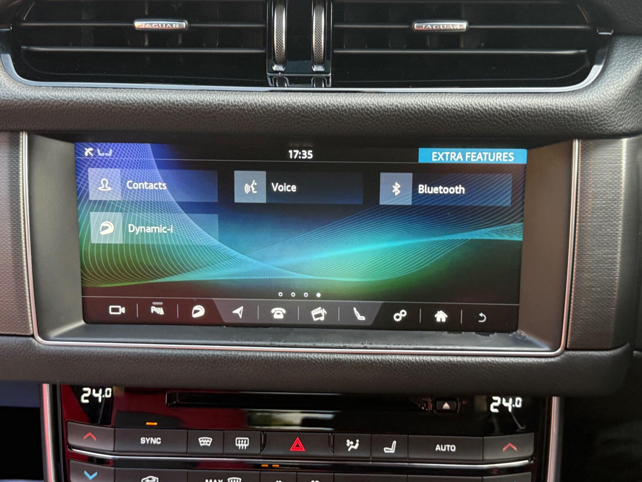 Jaguar XF view 30