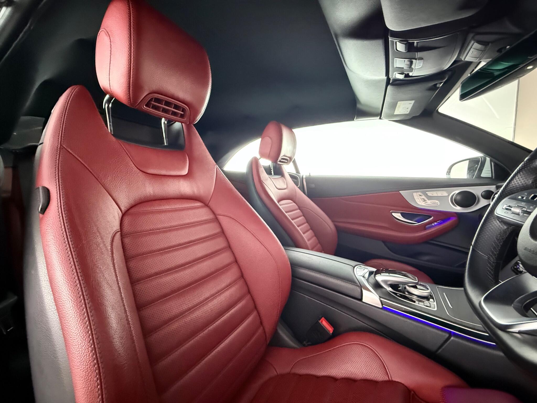 Mercedes-Benz C-Class view 34