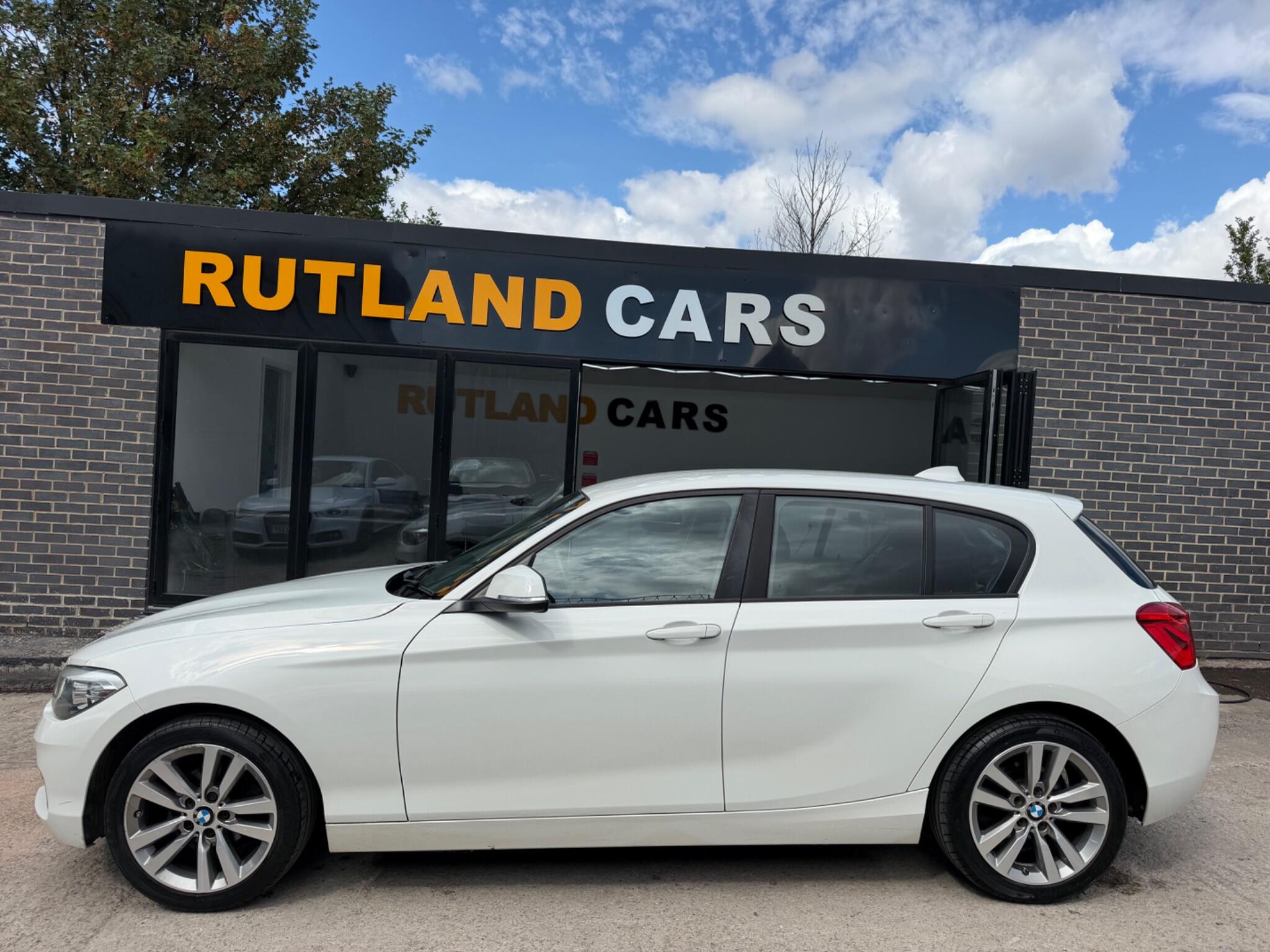 BMW 1 Series view 7