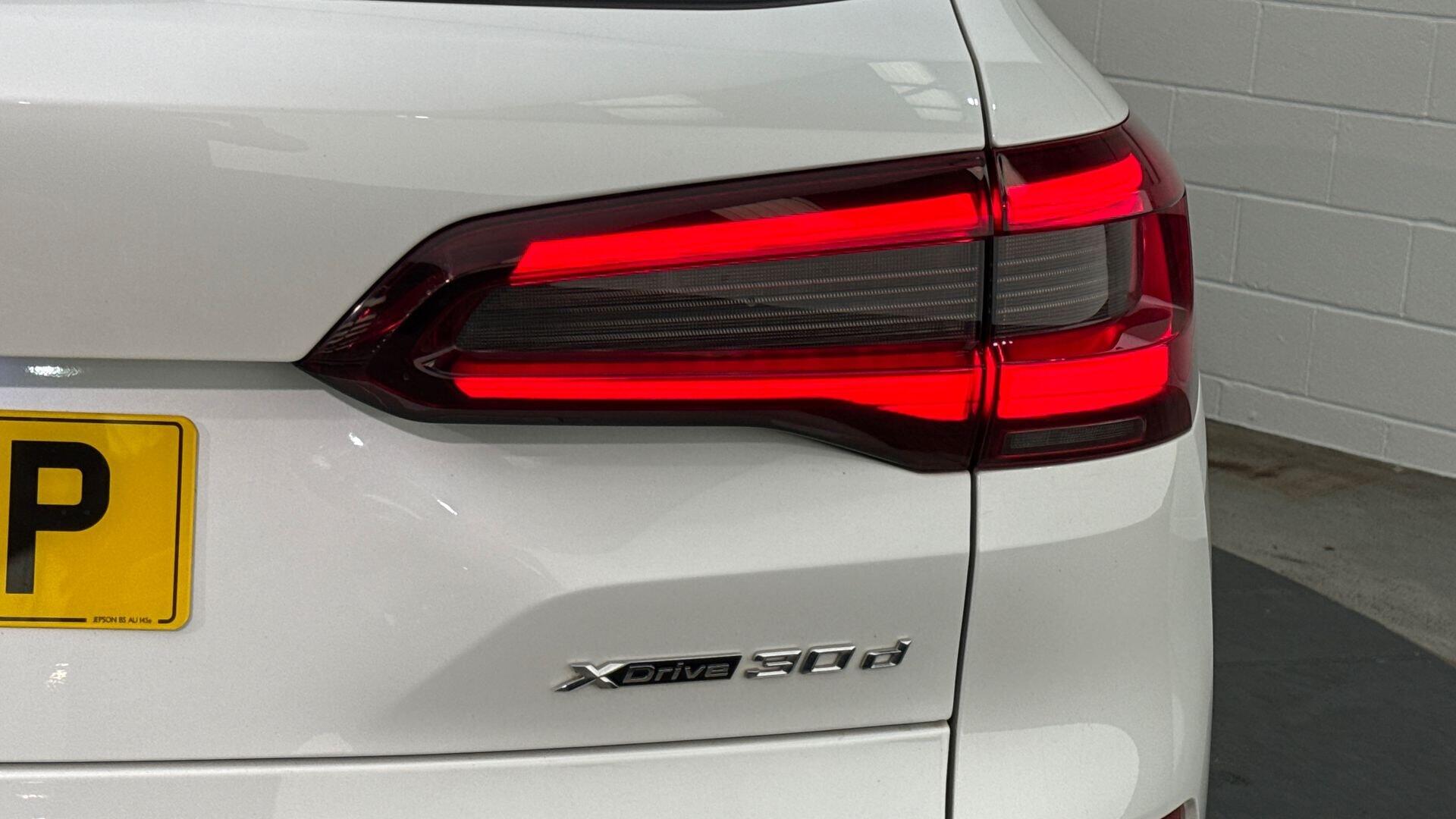 BMW X5 view 23