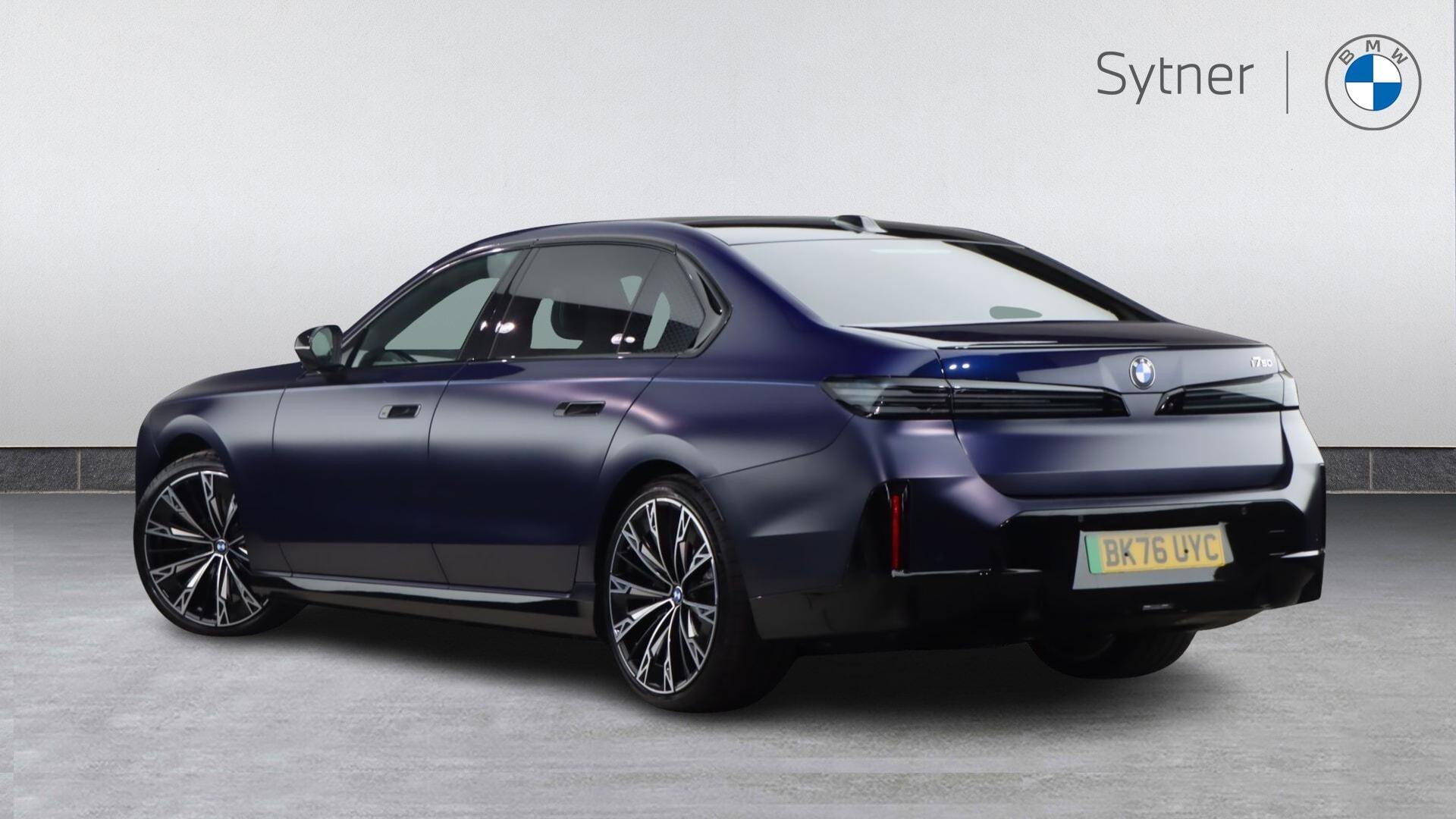 BMW i7 view 2