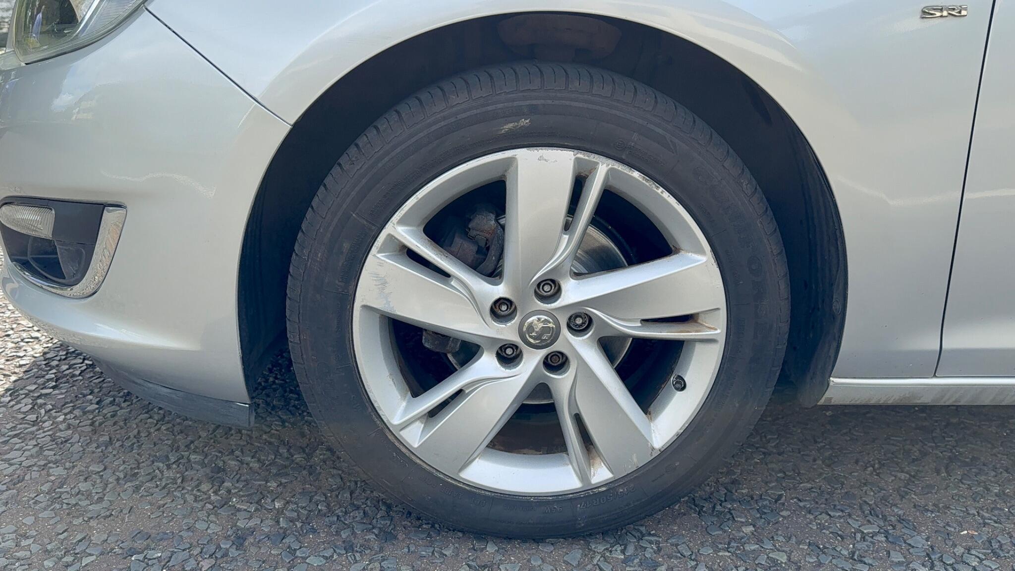 2015 Vauxhall Astra 1.6i SRi Euro 6 5dr • 60,200 miles image 35