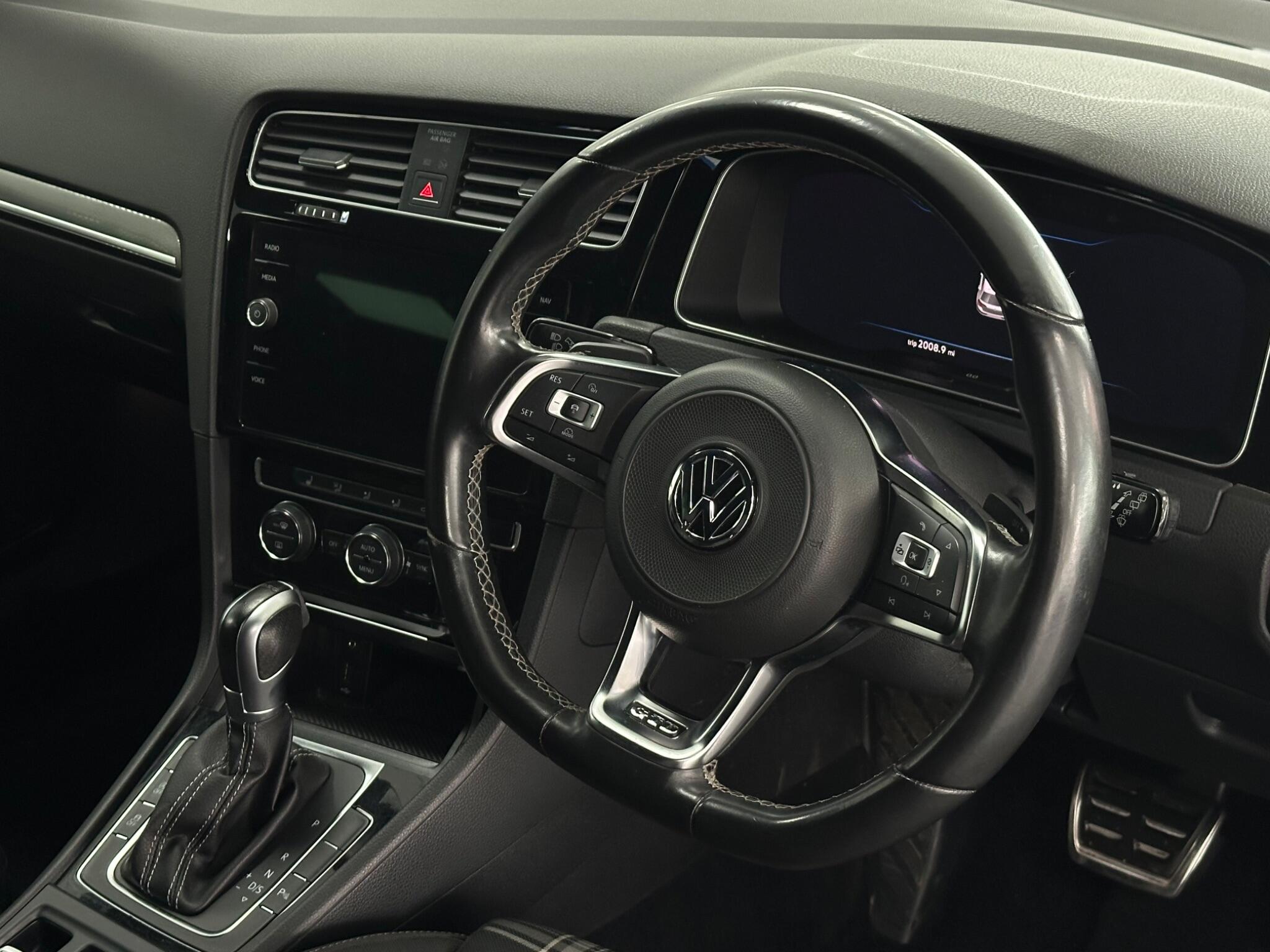 Volkswagen Golf view 16