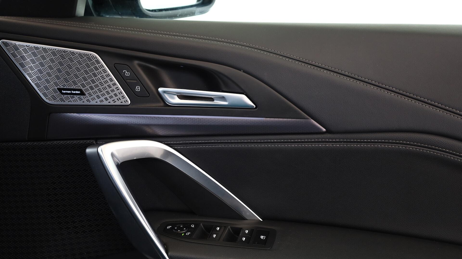 BMW iX1 view 21