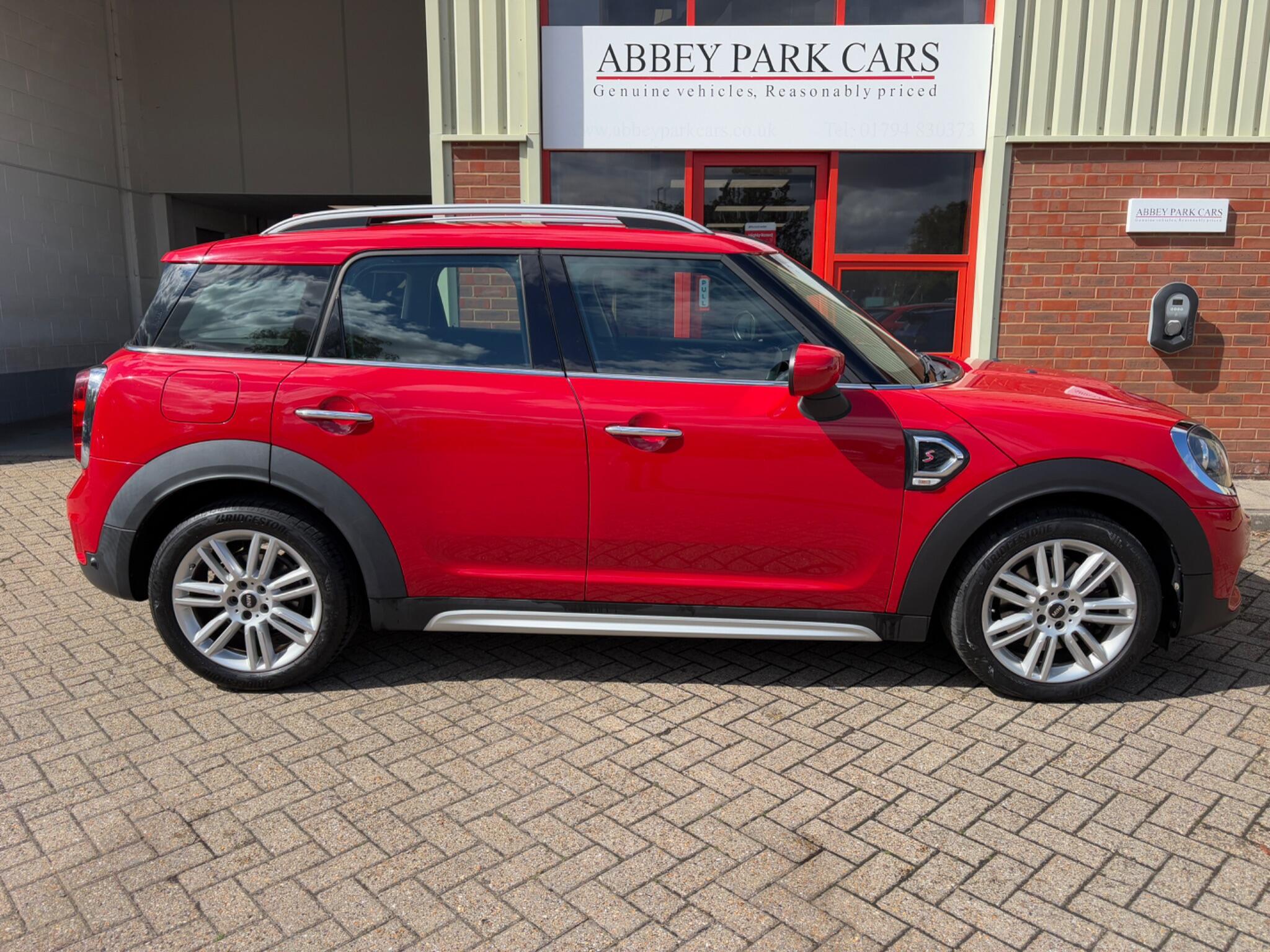 Mini Countryman view 2