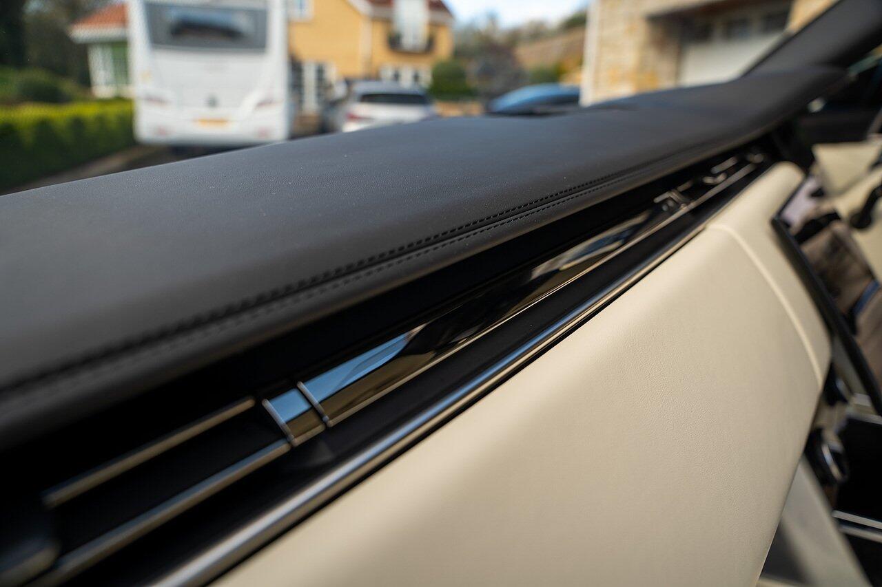 Land Rover Range Rover view 67