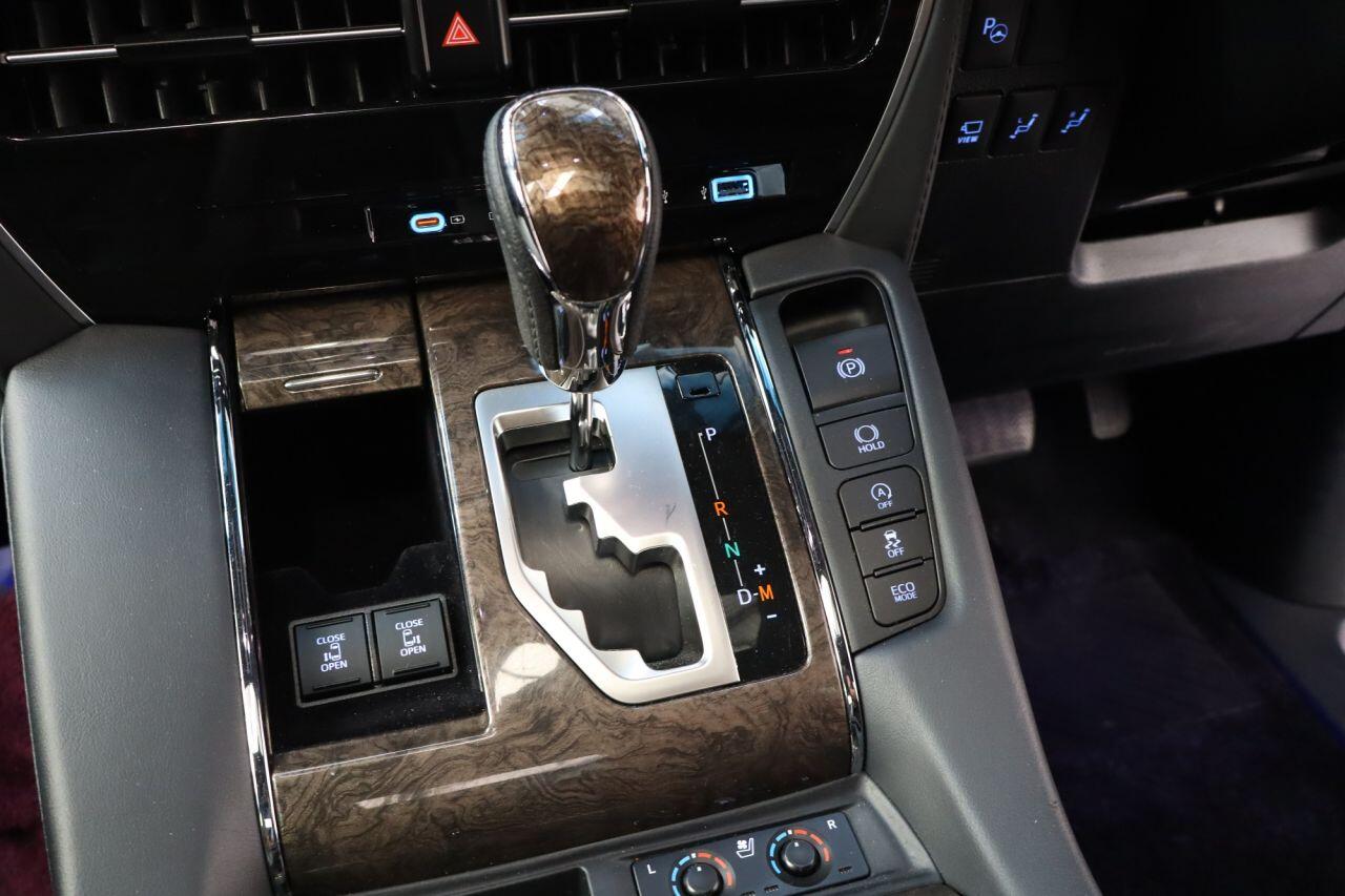 Toyota Alphard view 19