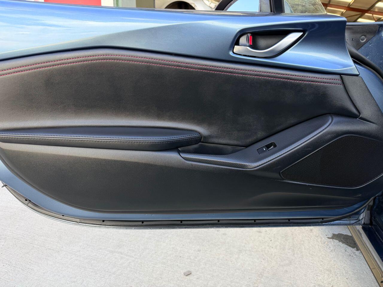 Mazda MX-5 view 17