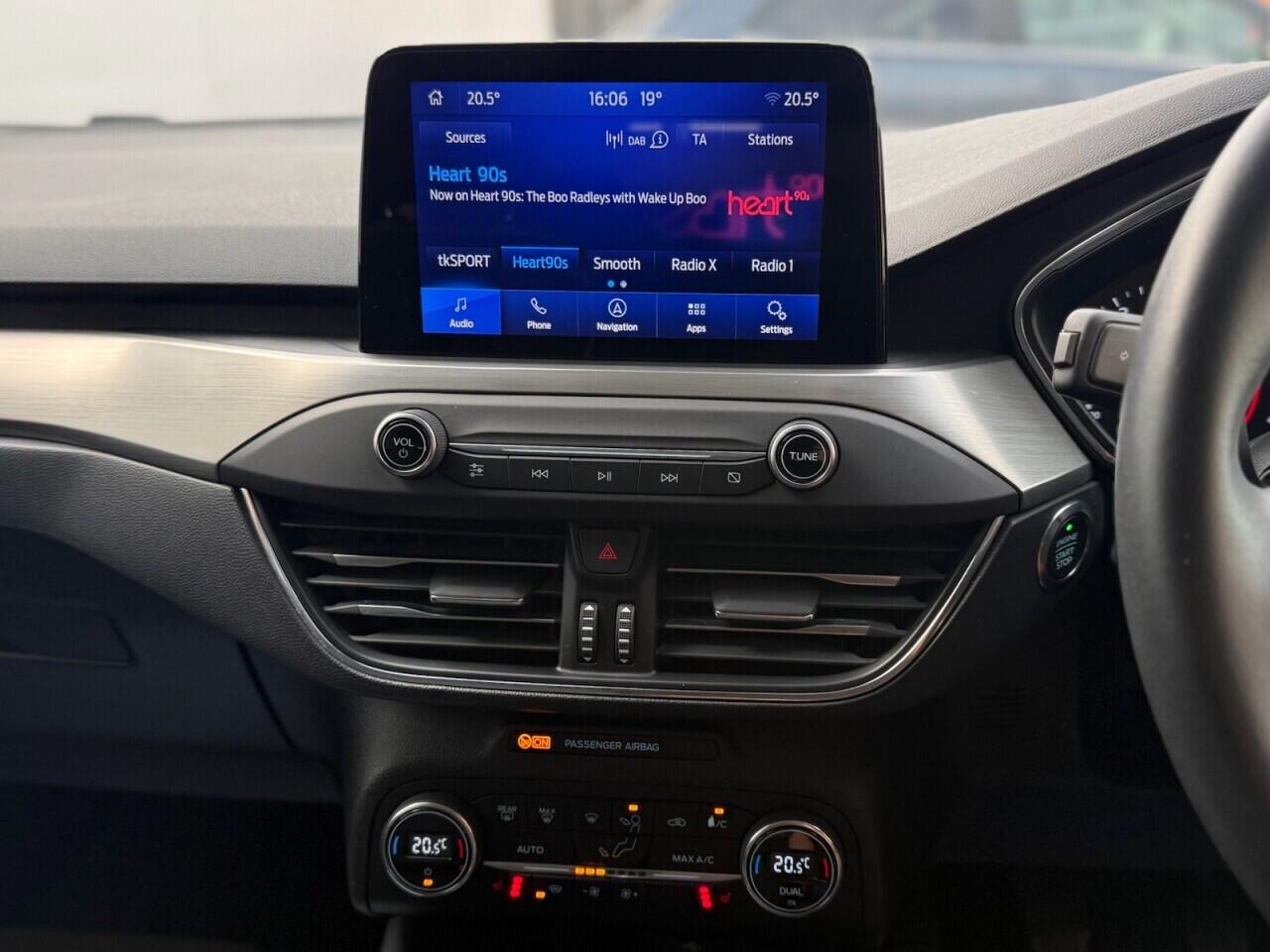 Ford Focus view 19