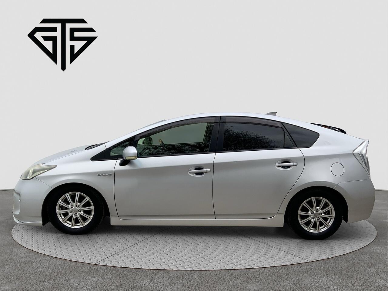 Toyota Prius view 6