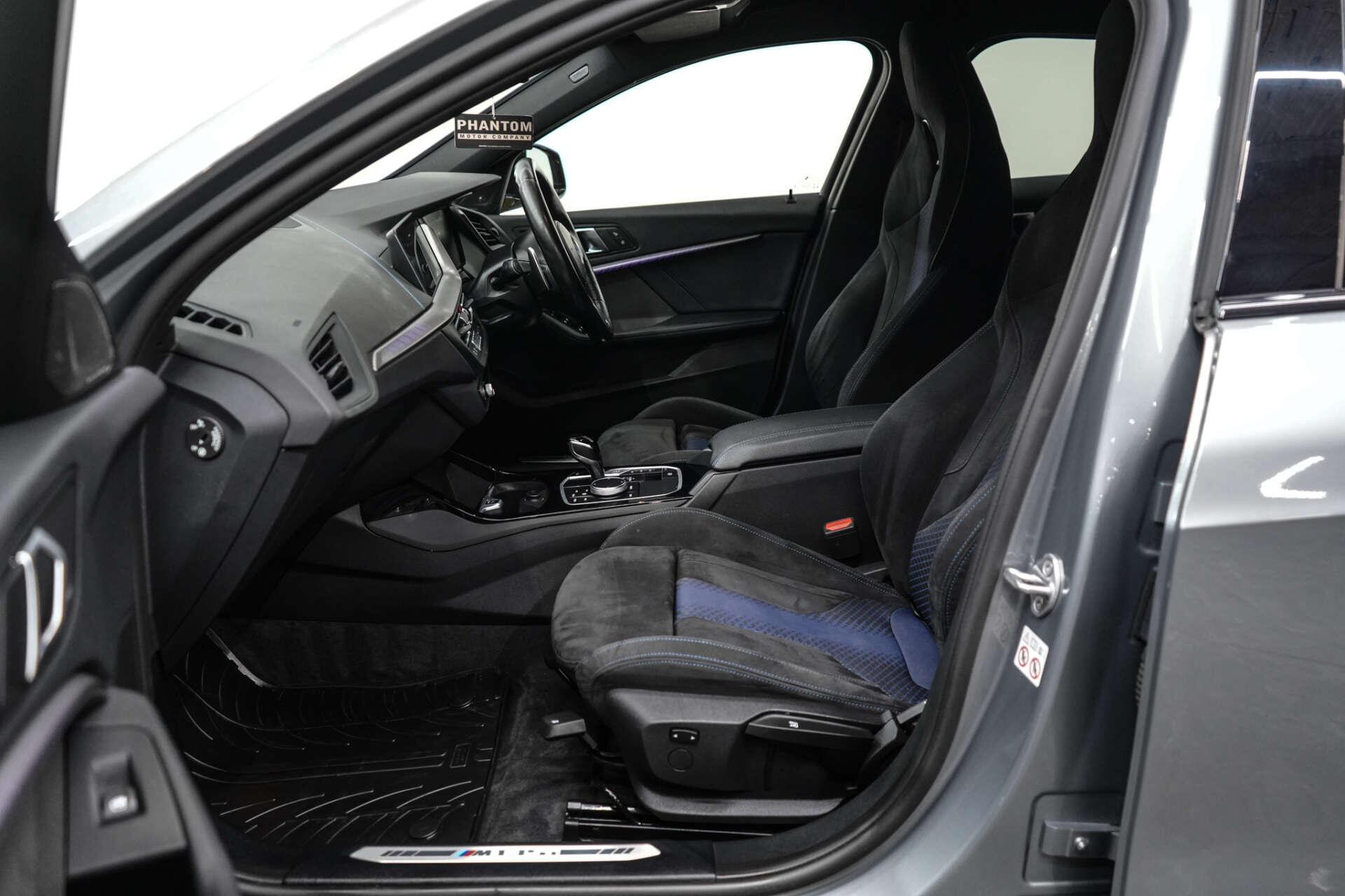 BMW 1 Series view 16