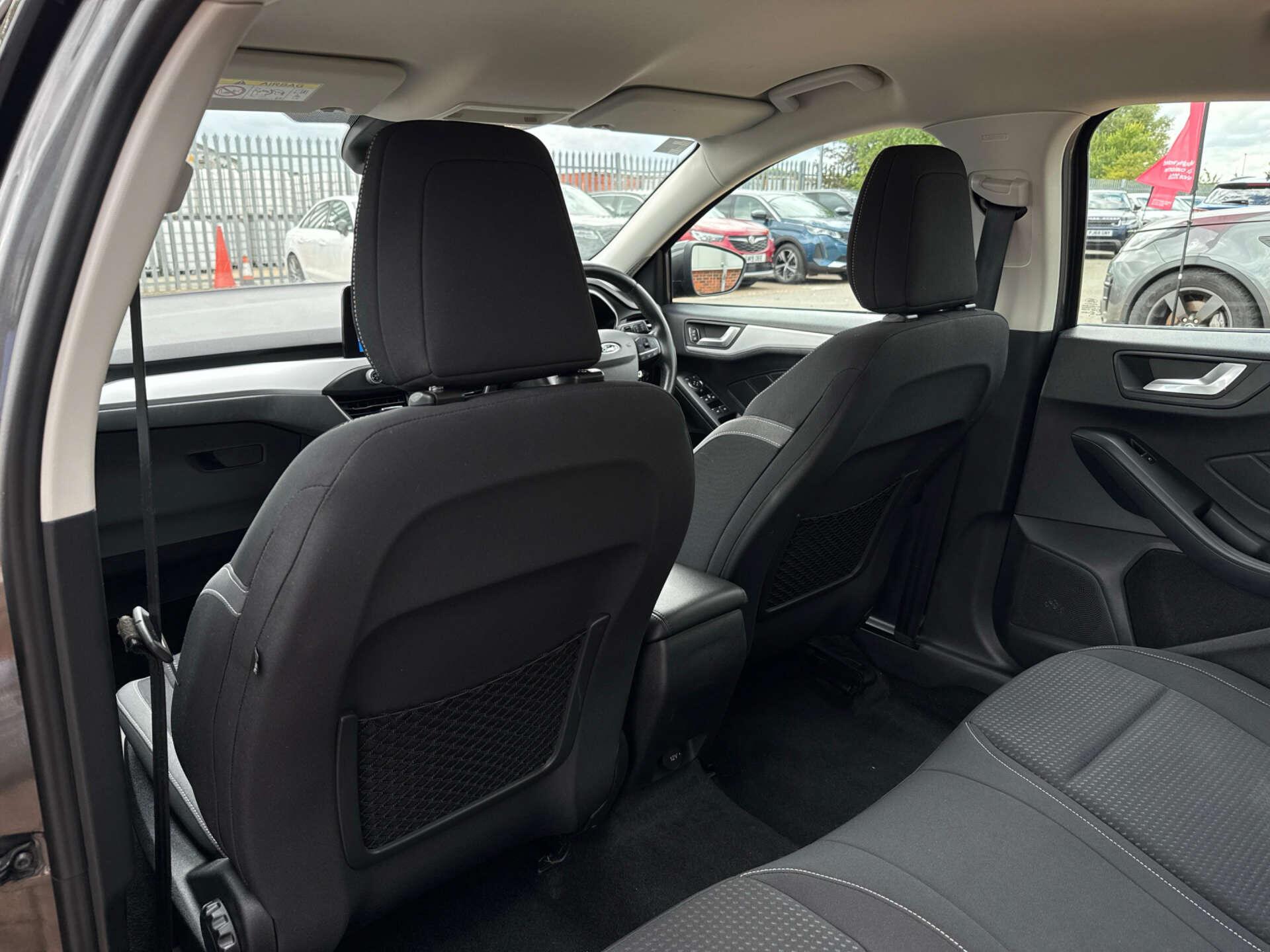 Ford Focus view 34