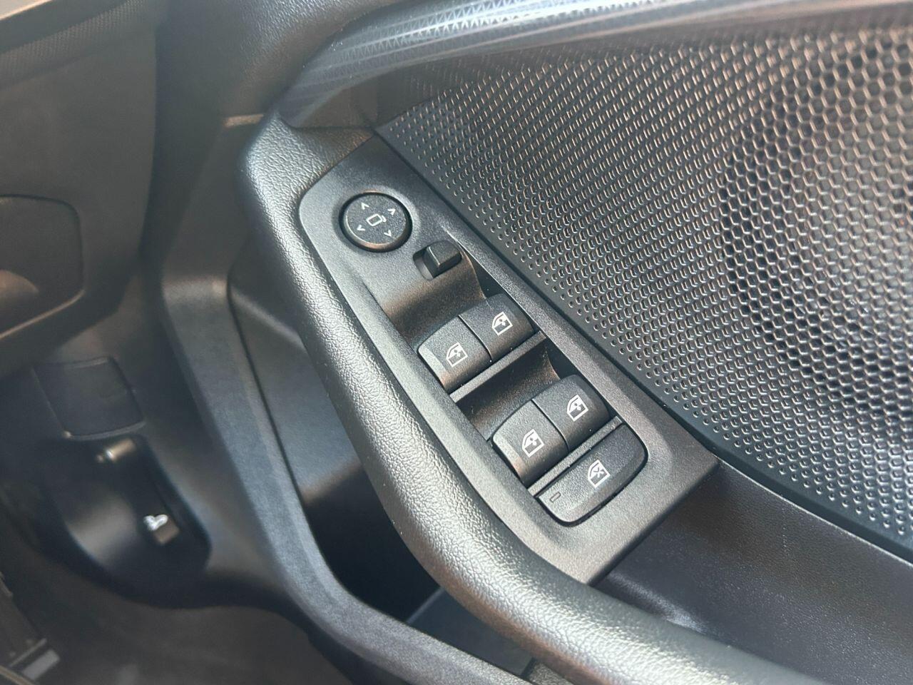 BMW 1 Series view 16