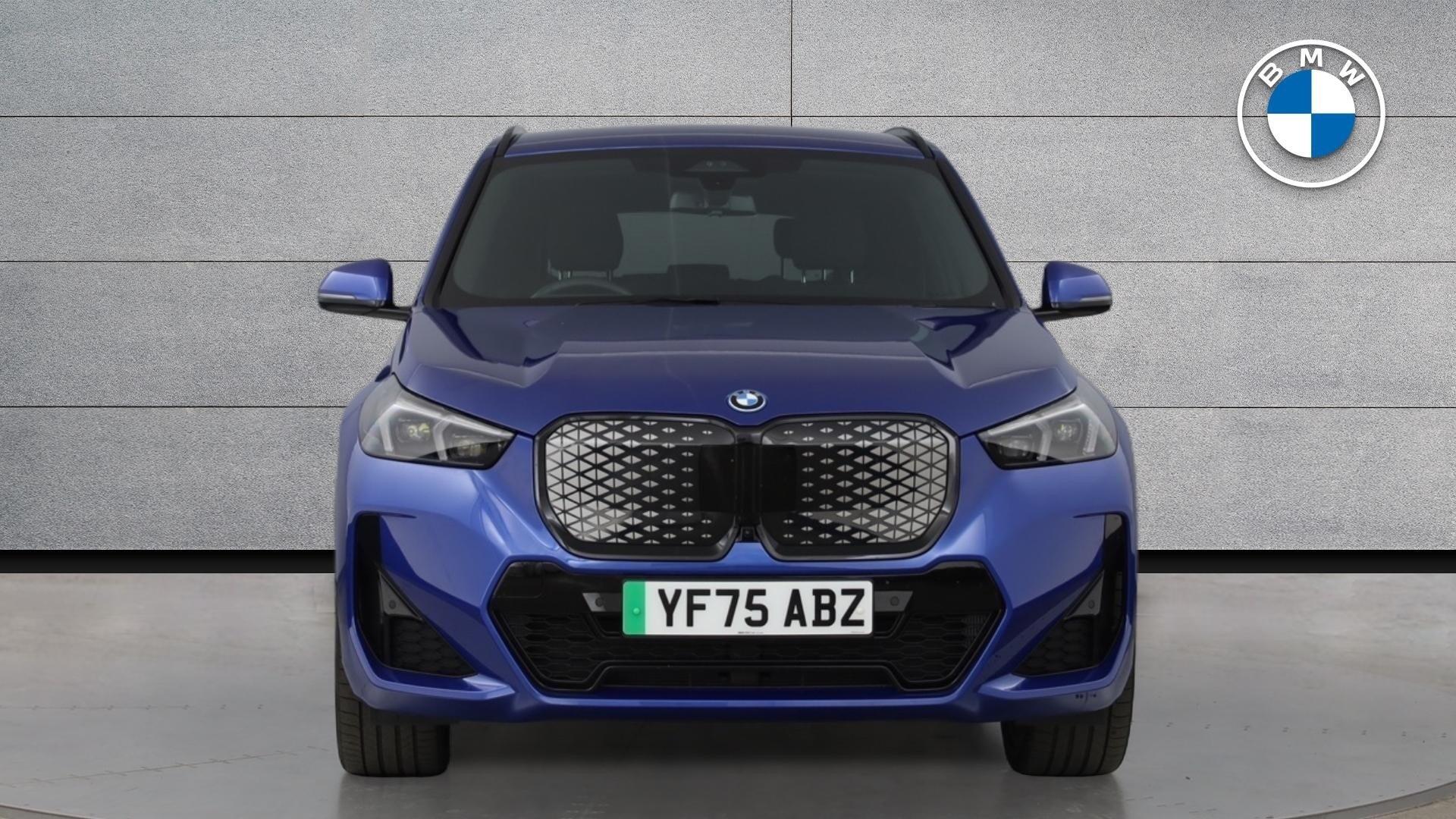 BMW iX1 view 16