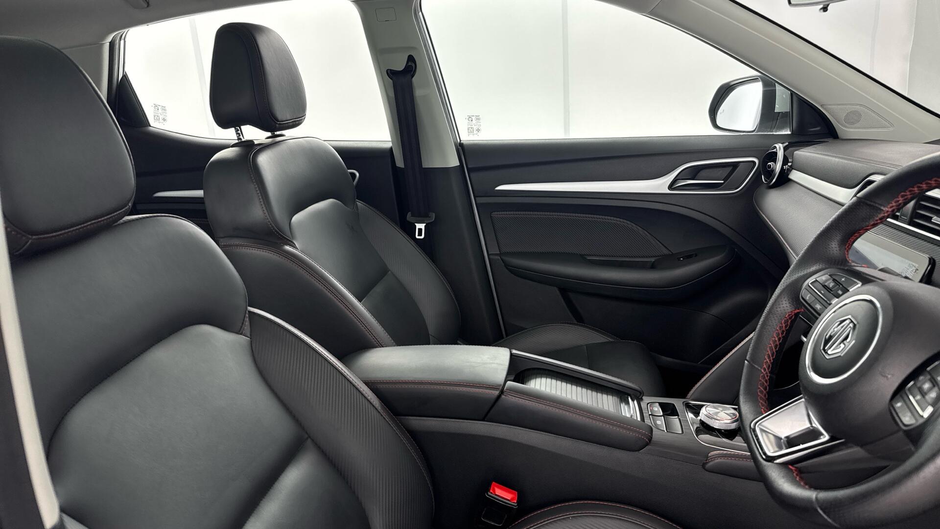 MG ZS view 16