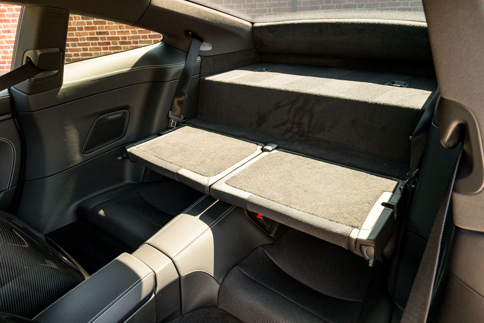 Porsche 911 view 37