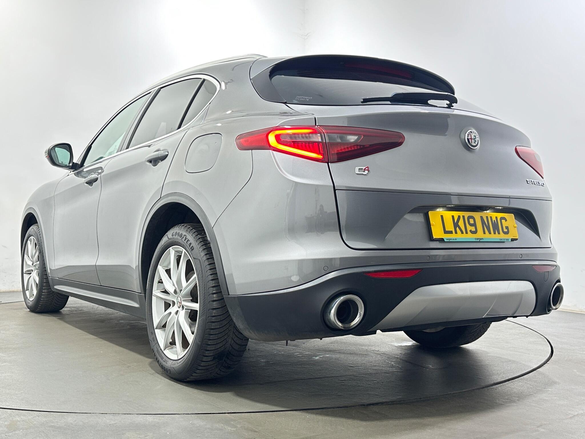 Alfa Romeo Stelvio view 48