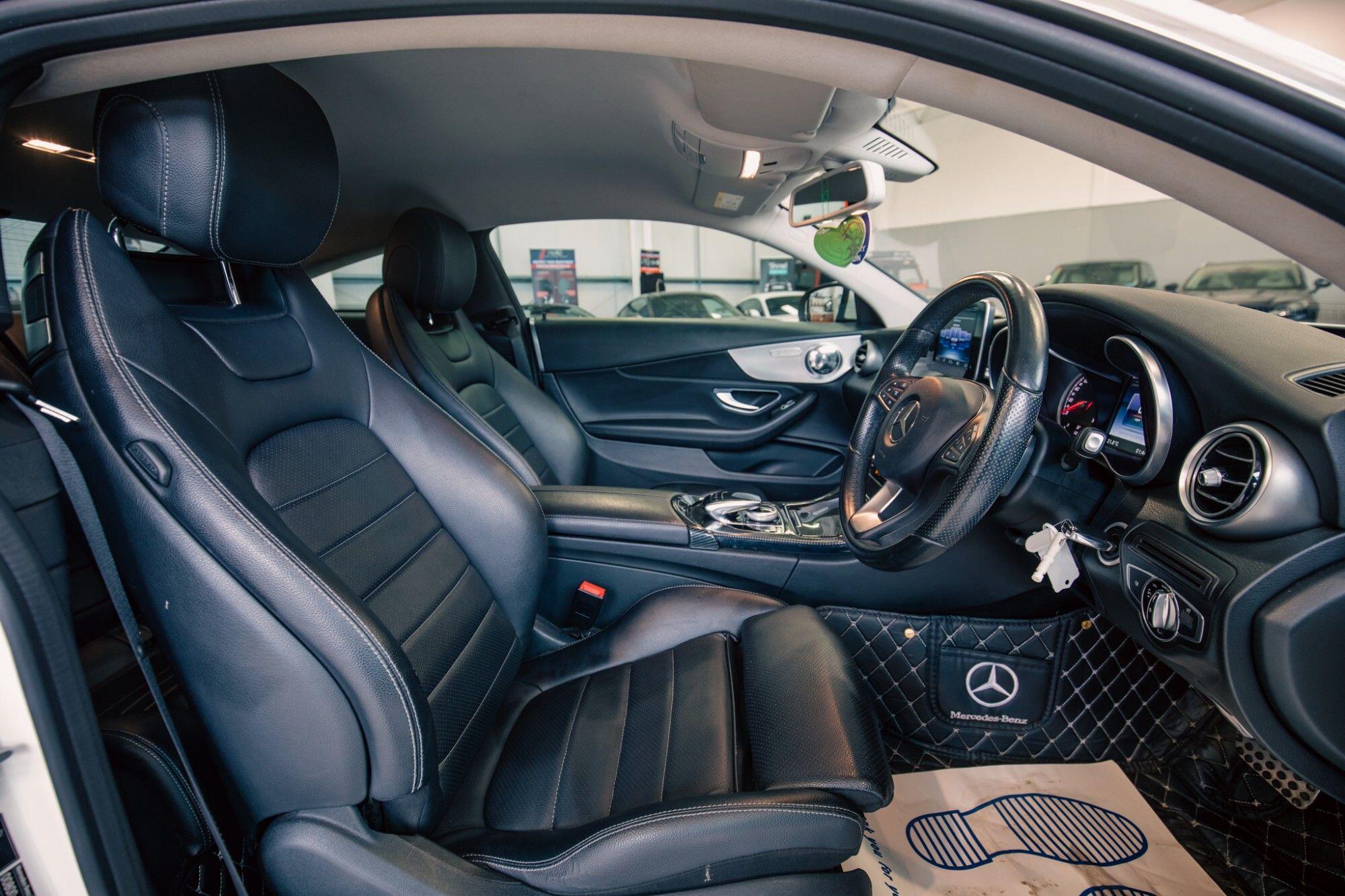 Mercedes-Benz C-Class view 3