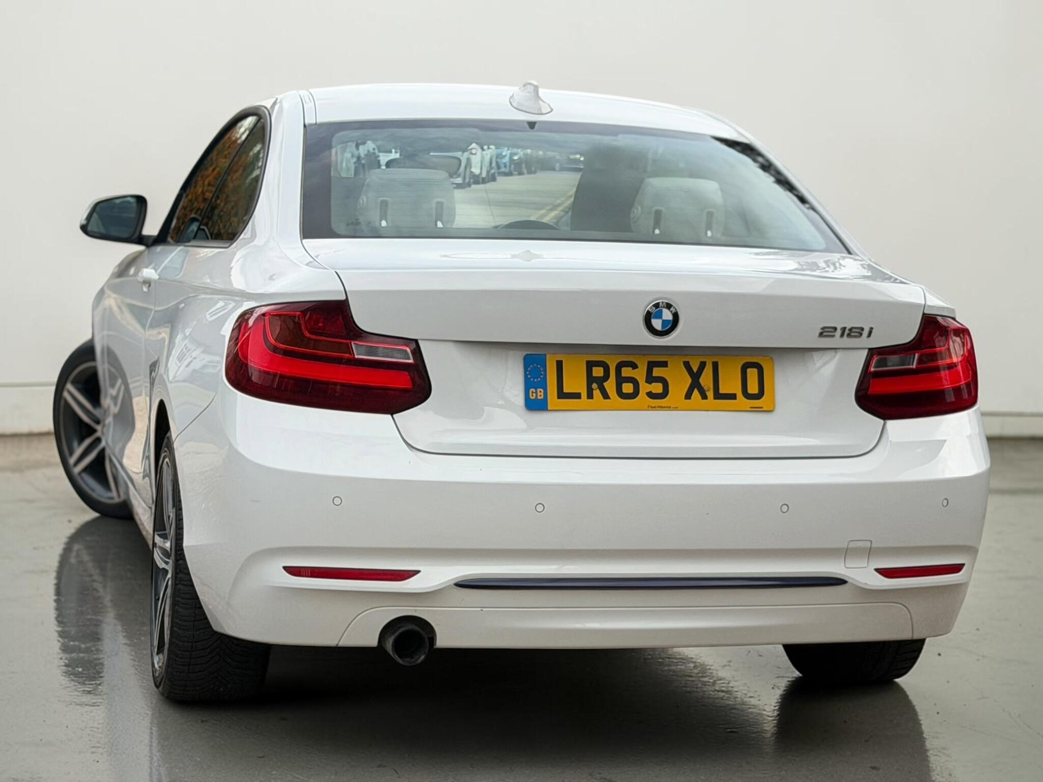 BMW 2 Series view 18
