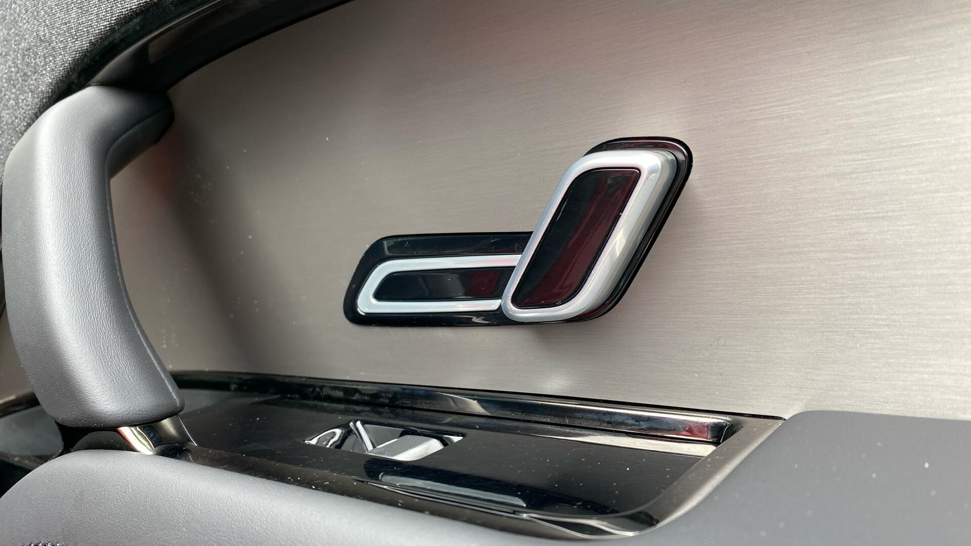 Land Rover Range Rover Sport view 32
