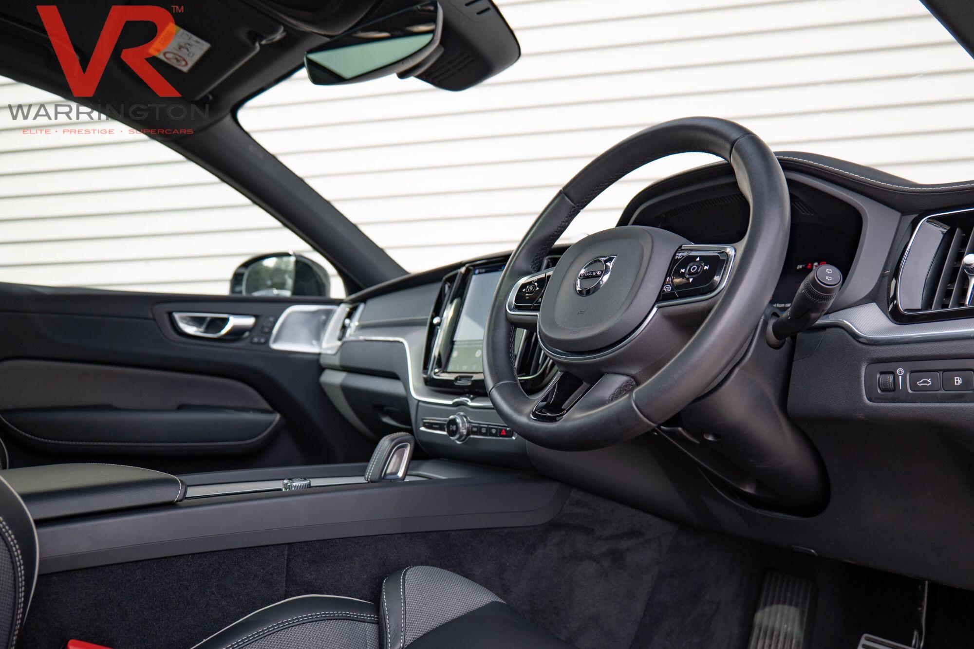 Volvo XC60 view 8