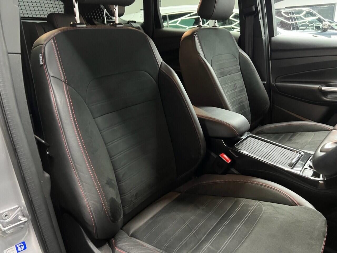 Ford Kuga view 37
