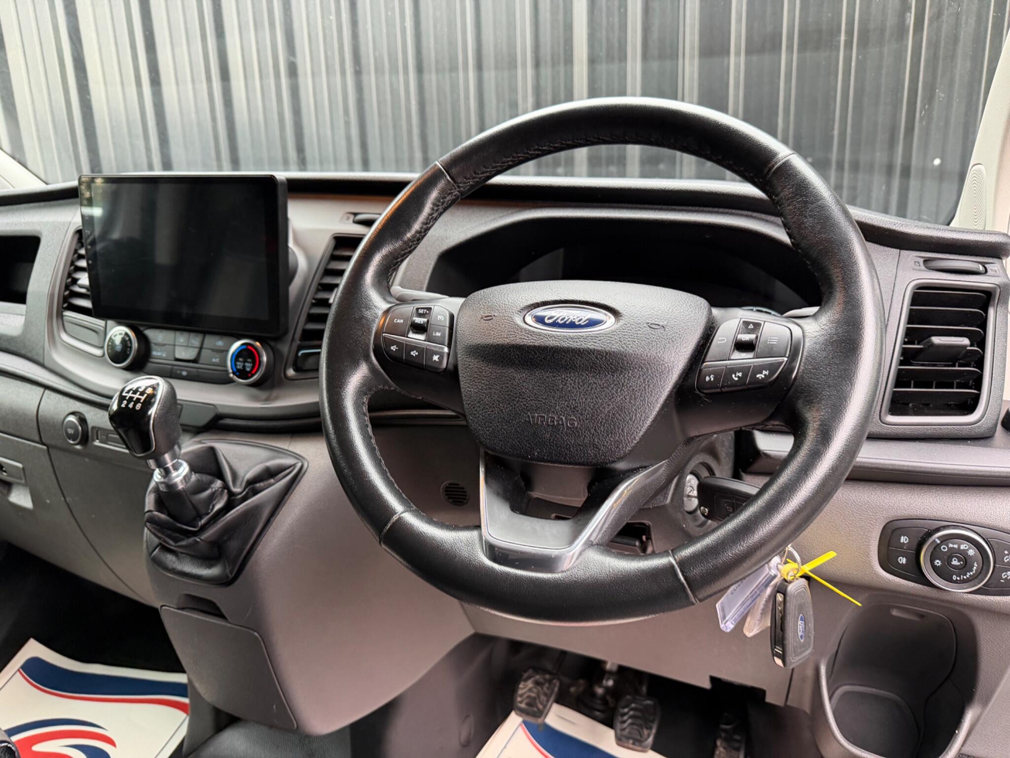 Ford Transit Custom view 30