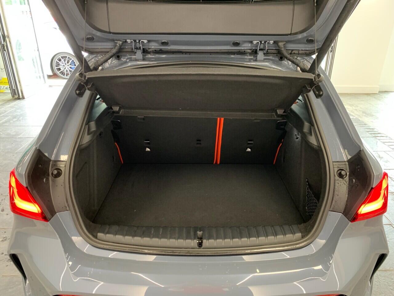 BMW 1 Series view 28