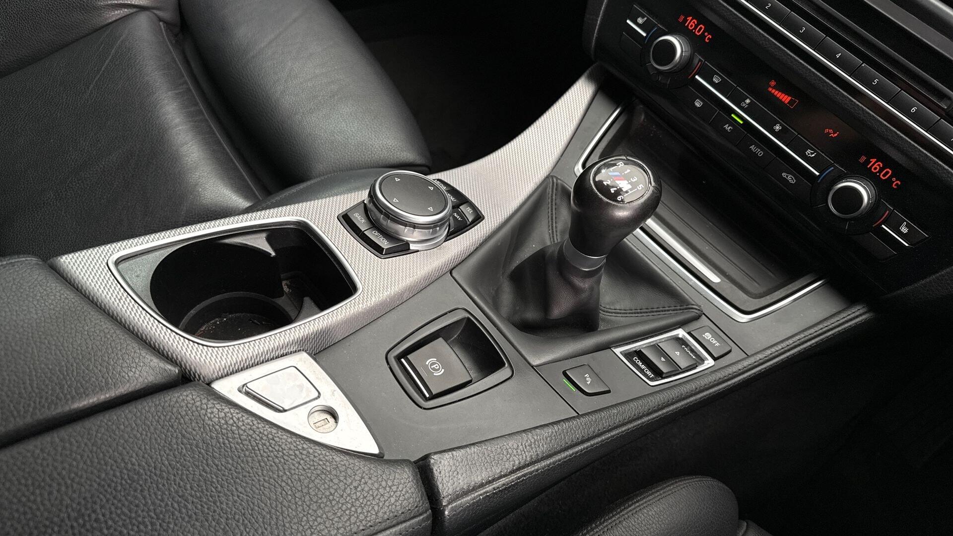 BMW 5 Series view 10