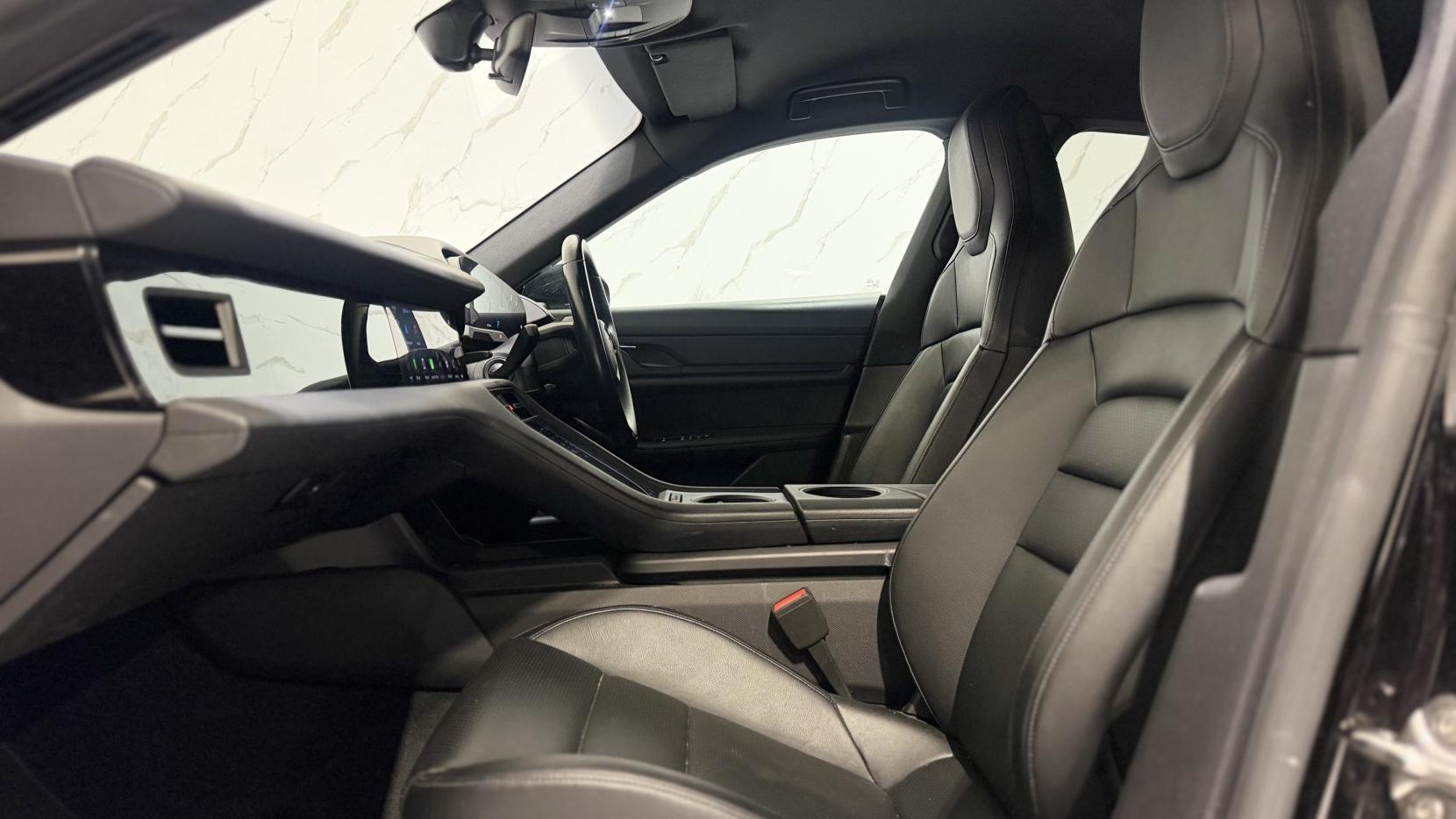 Porsche Taycan view 10