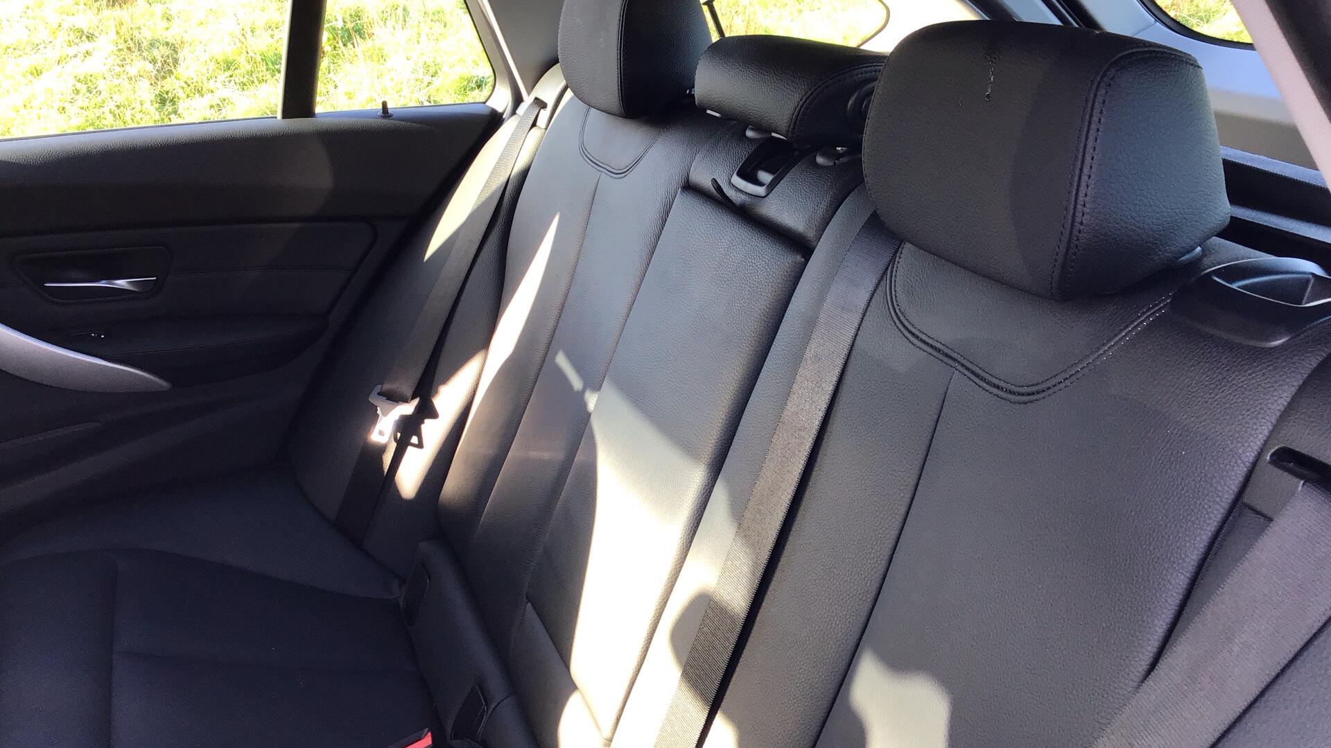 BMW 3 Series view 12