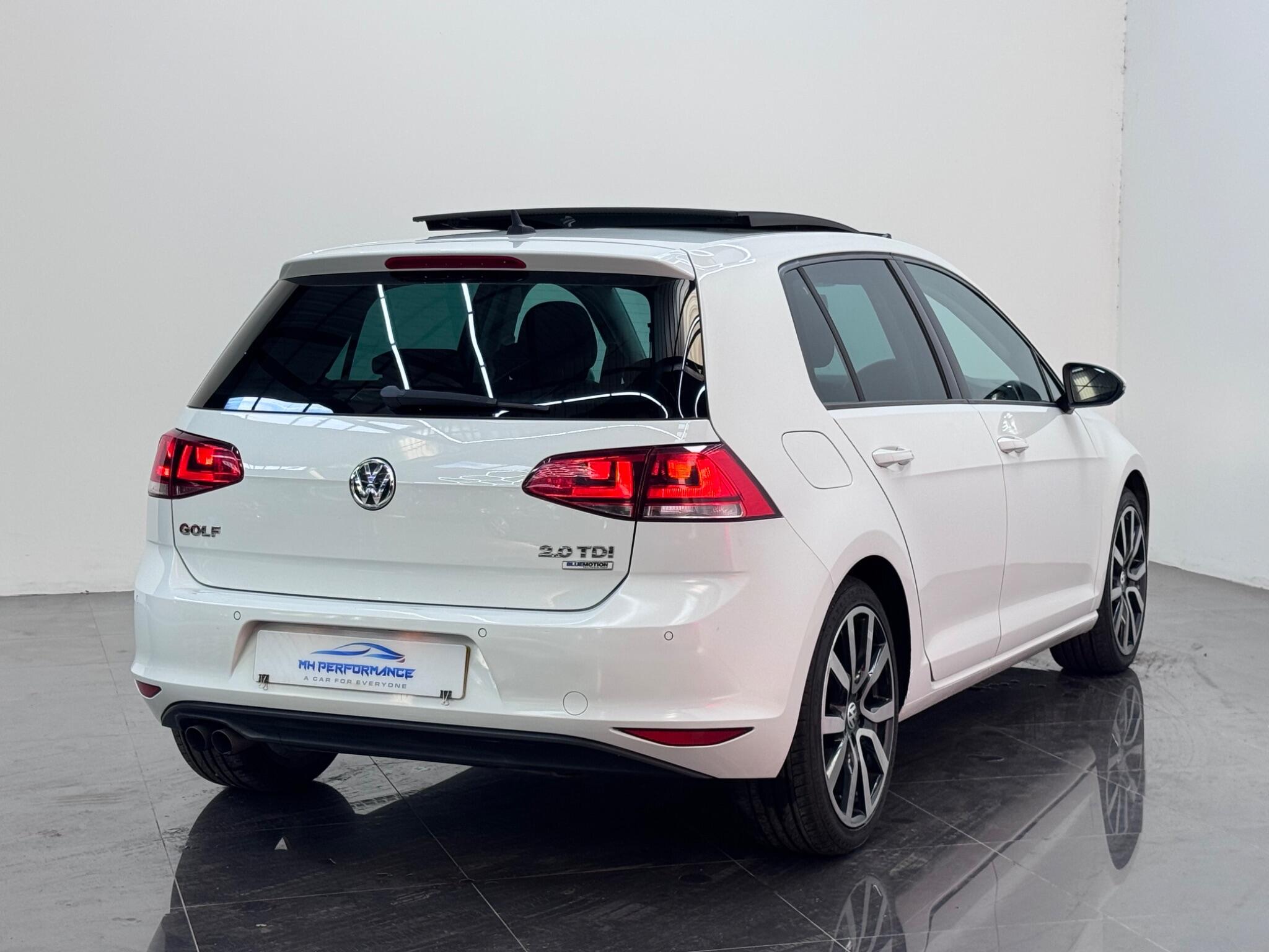 Volkswagen Golf view 8