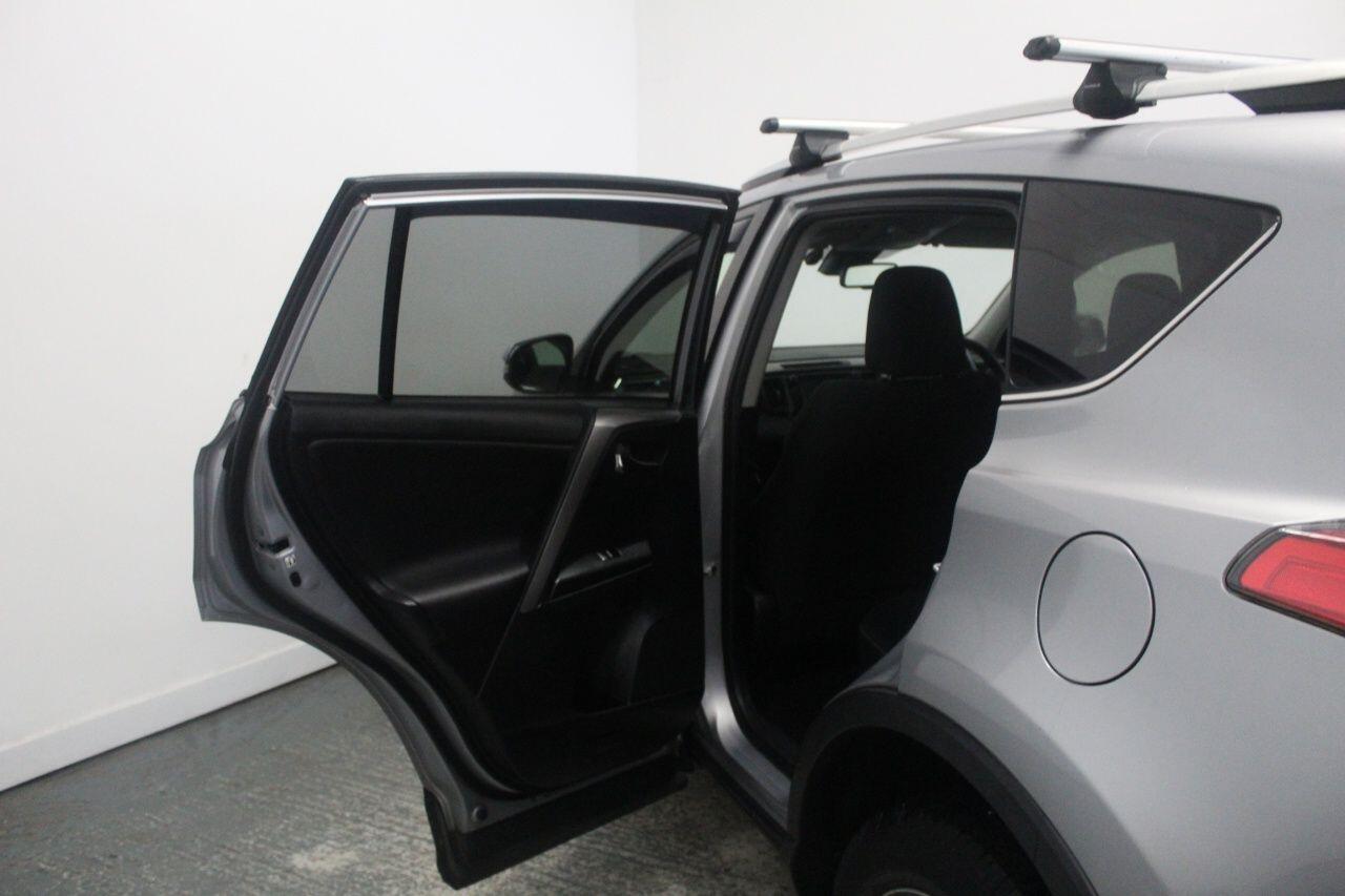 Toyota Rav4 view 28