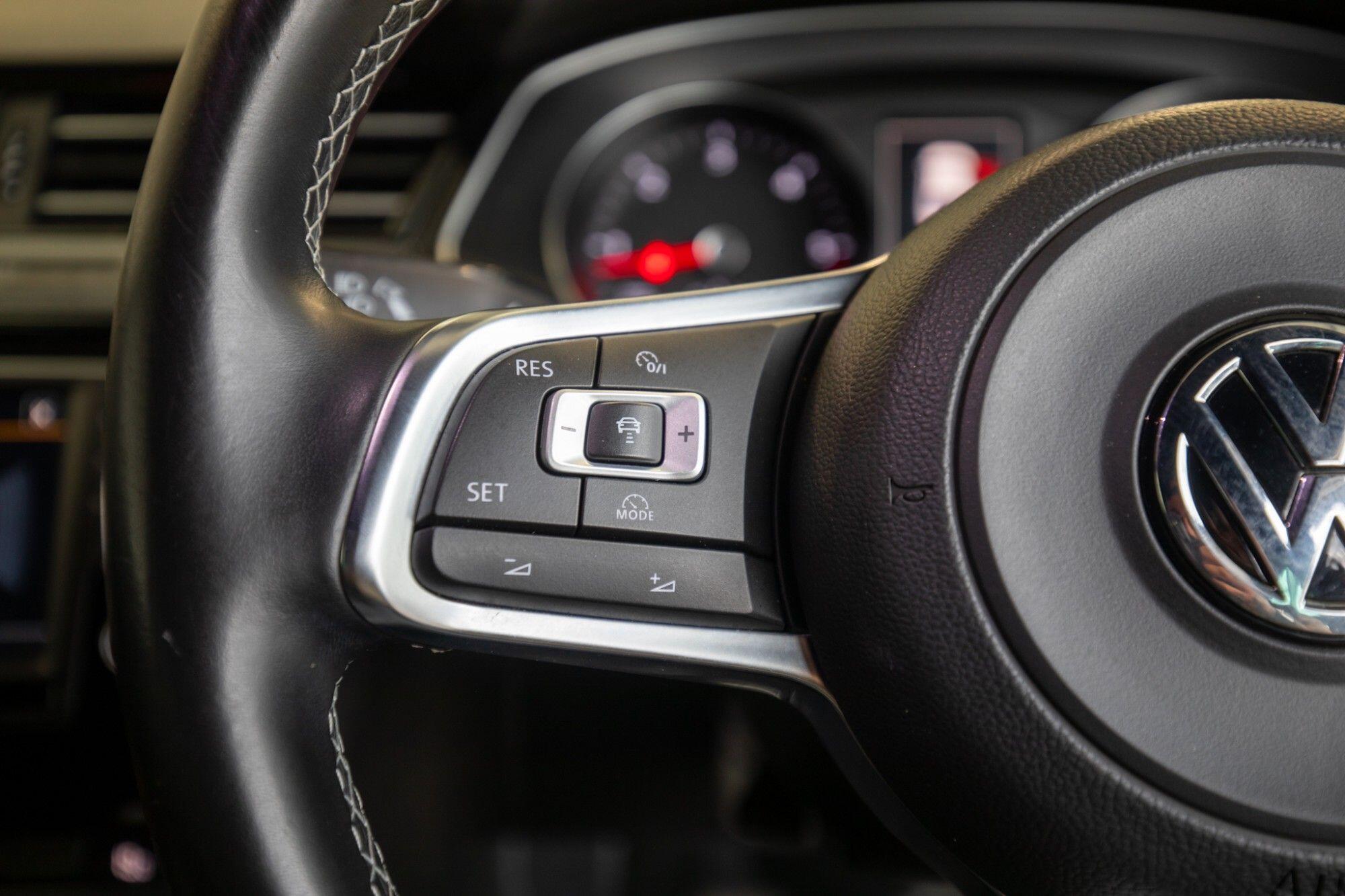 Volkswagen Passat view 15
