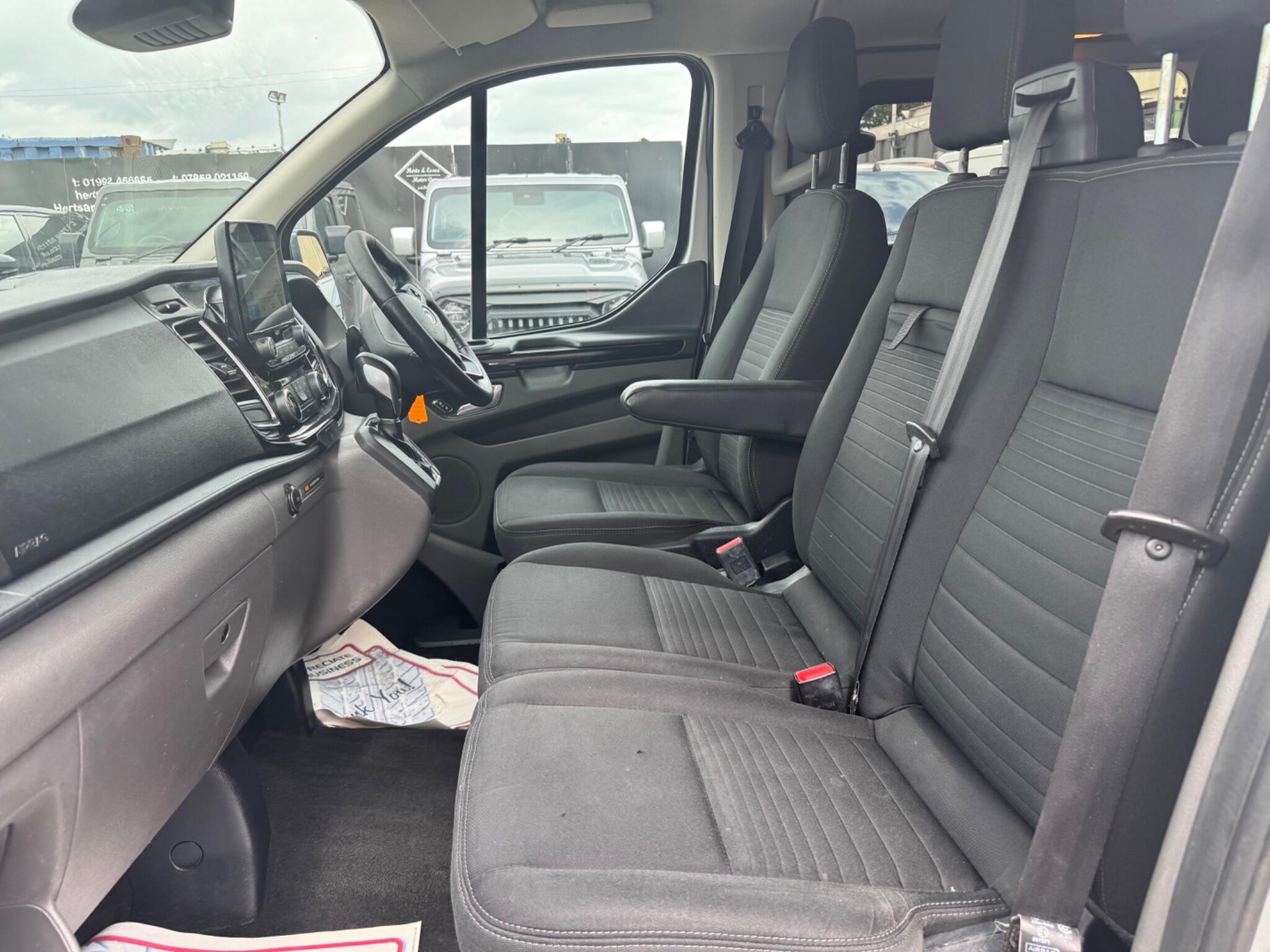 Ford Transit Custom view 34