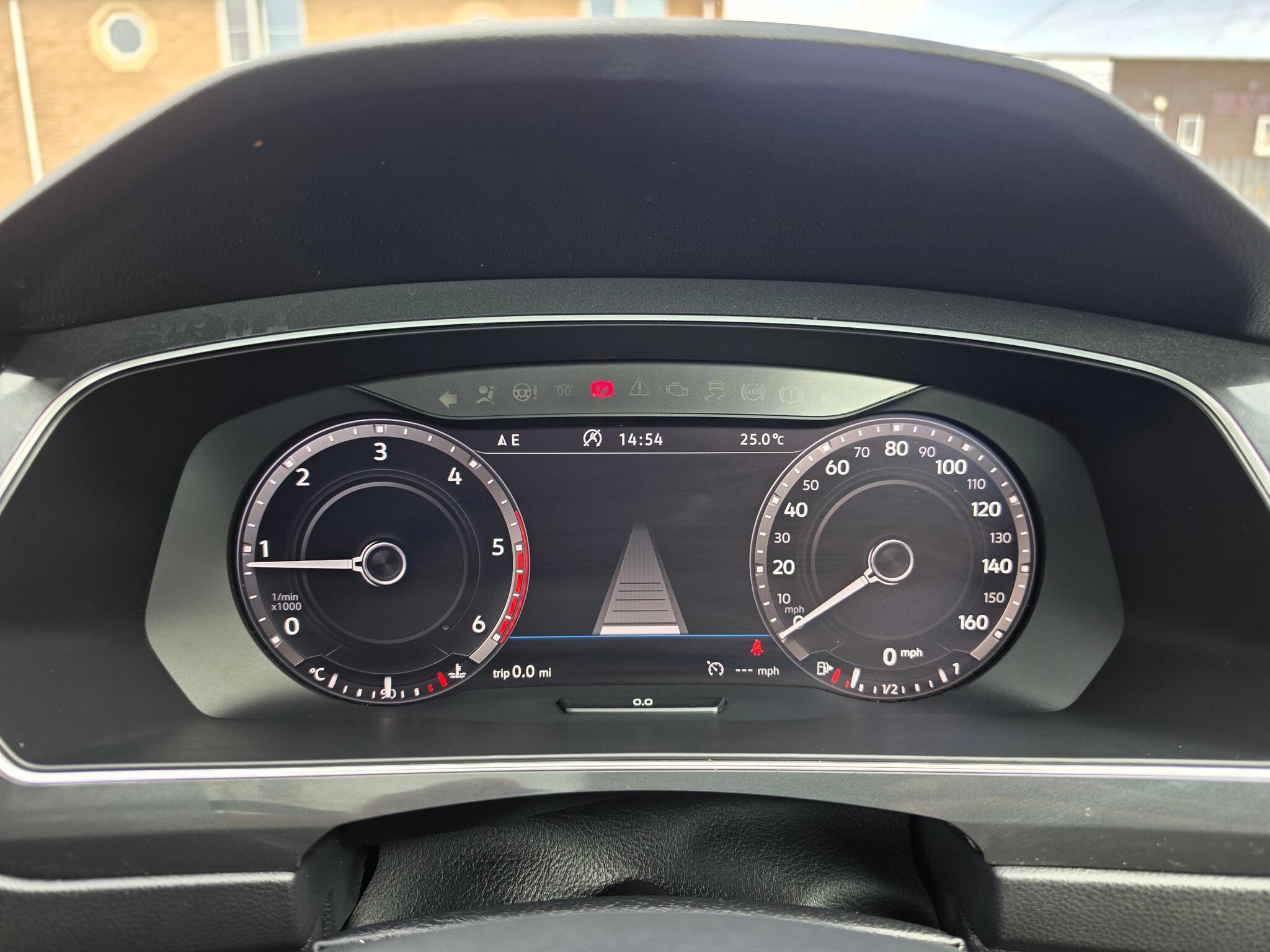 Volkswagen Tiguan view 21