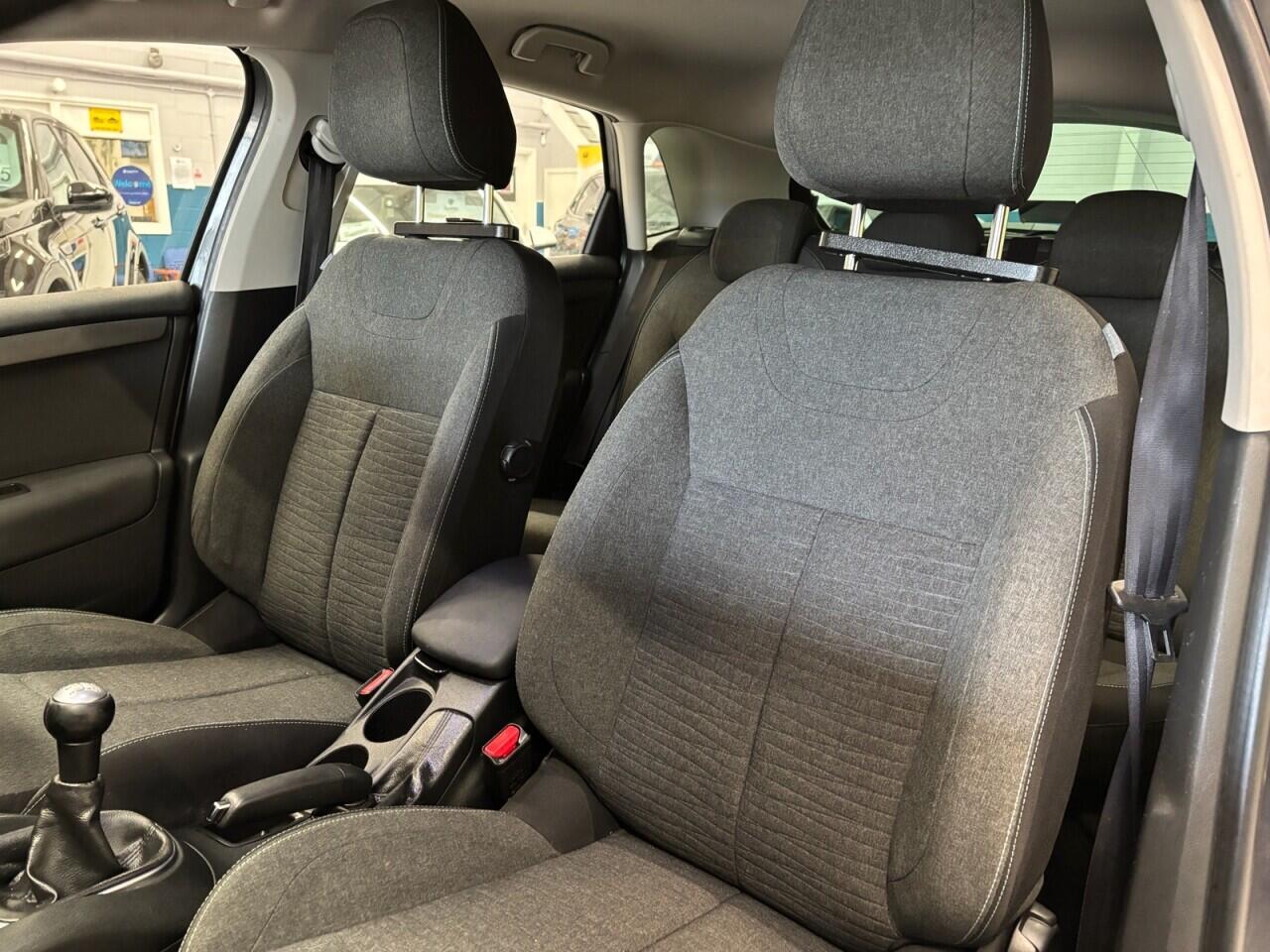 Citroen C4 view 22