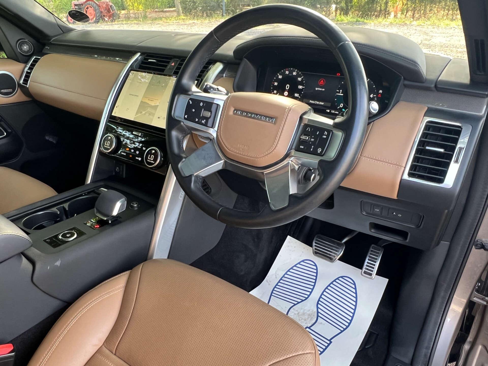 Land Rover Discovery view 65